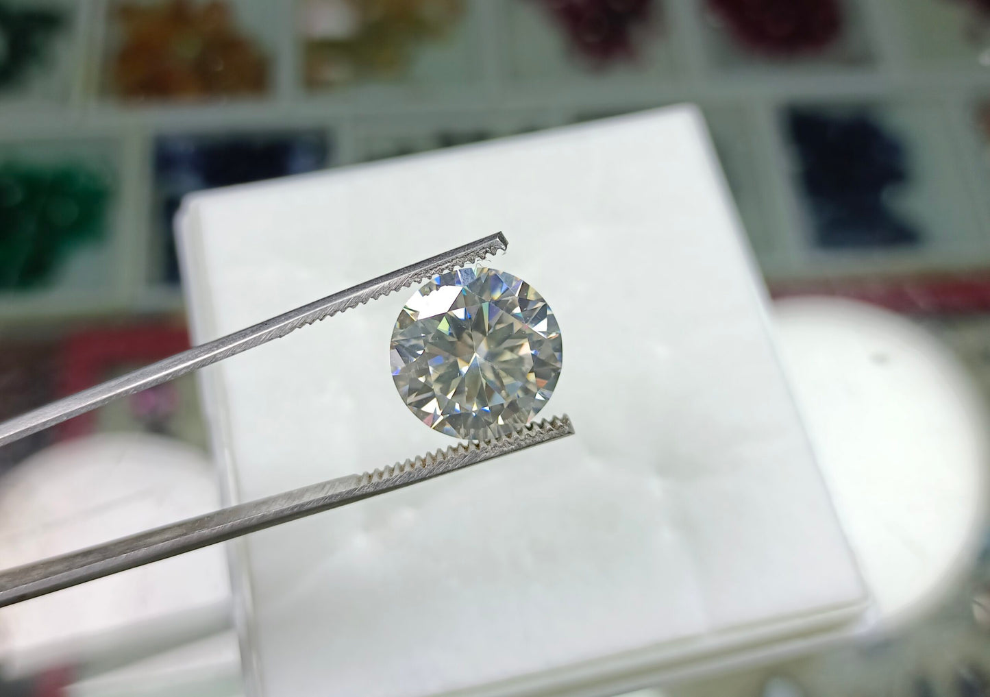 Moissanite Diamond 7.60 Cts (White)