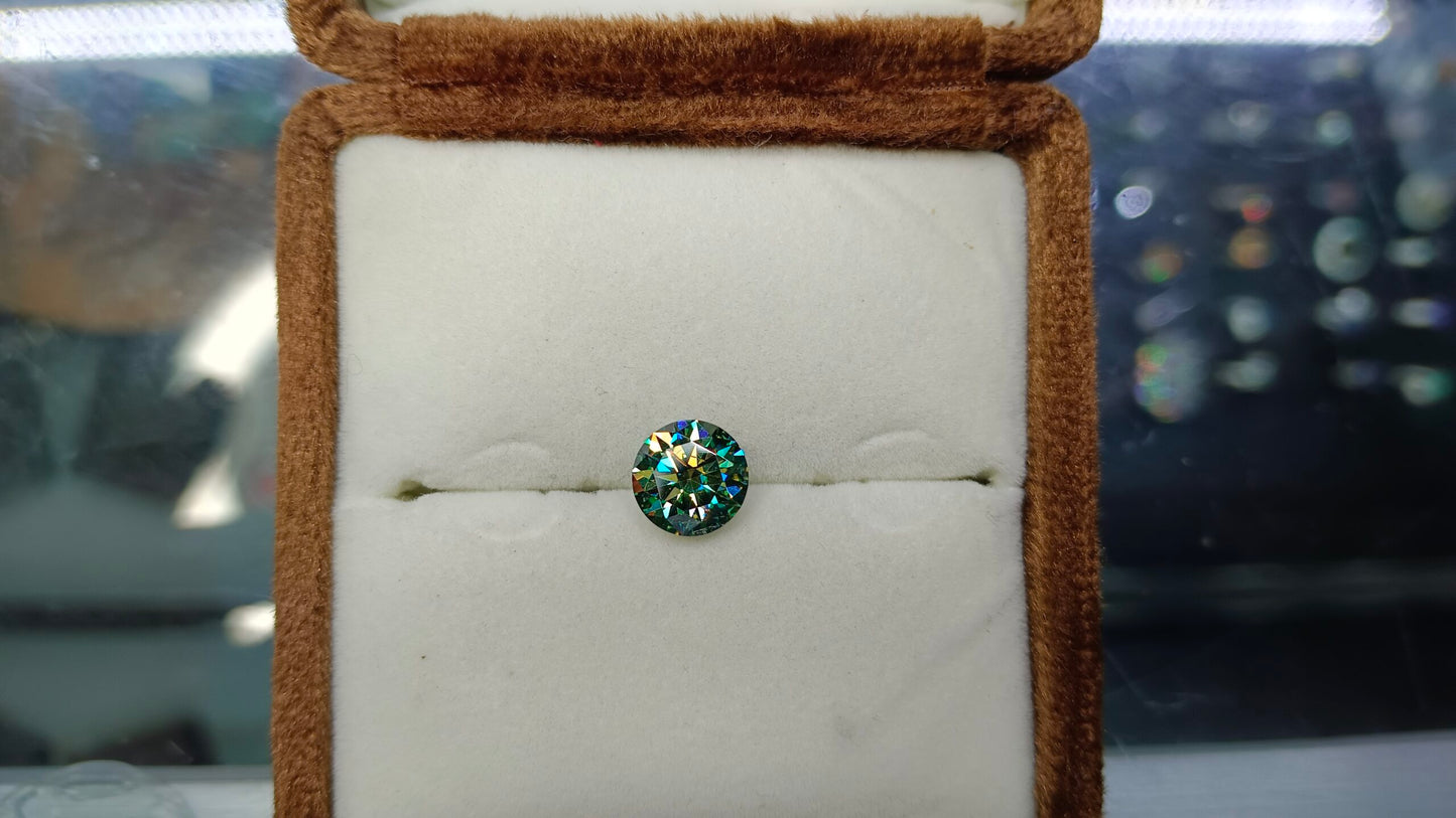 Green Moissanite Diamond 2.70 CRT