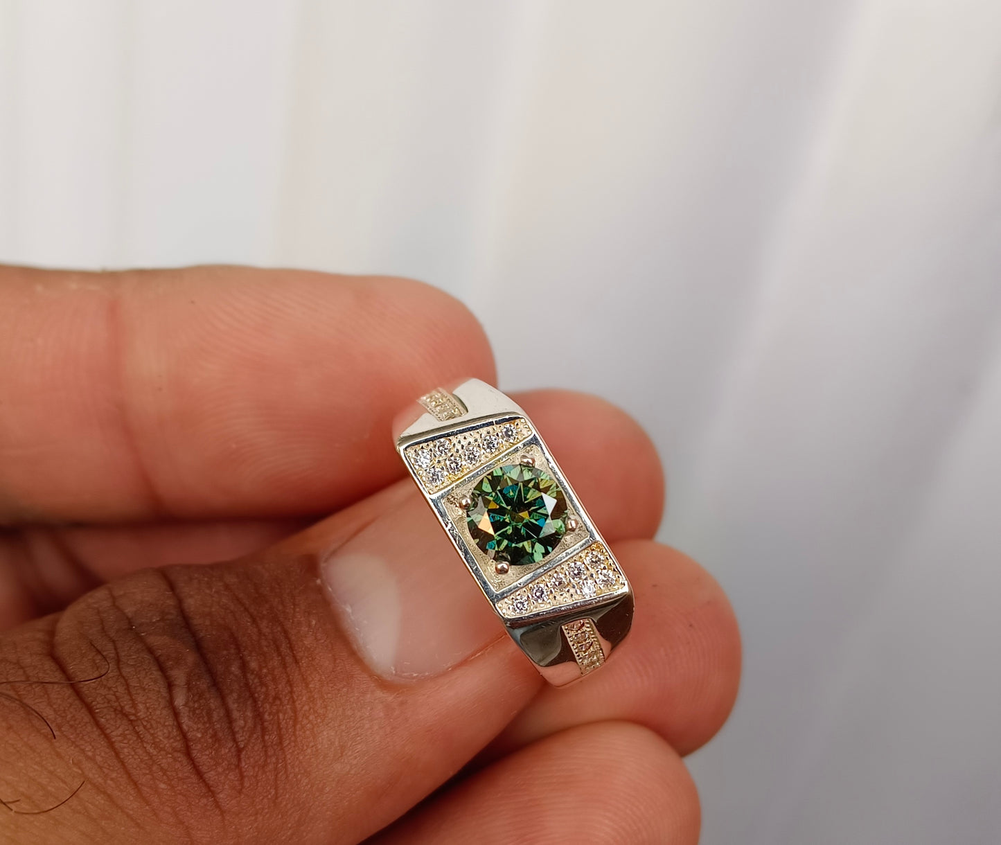 Green Color Moissanite diamnond ring