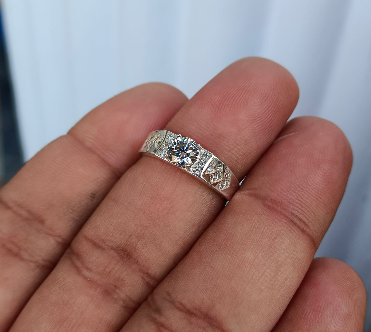 Moissanite diamond with lab certificate
