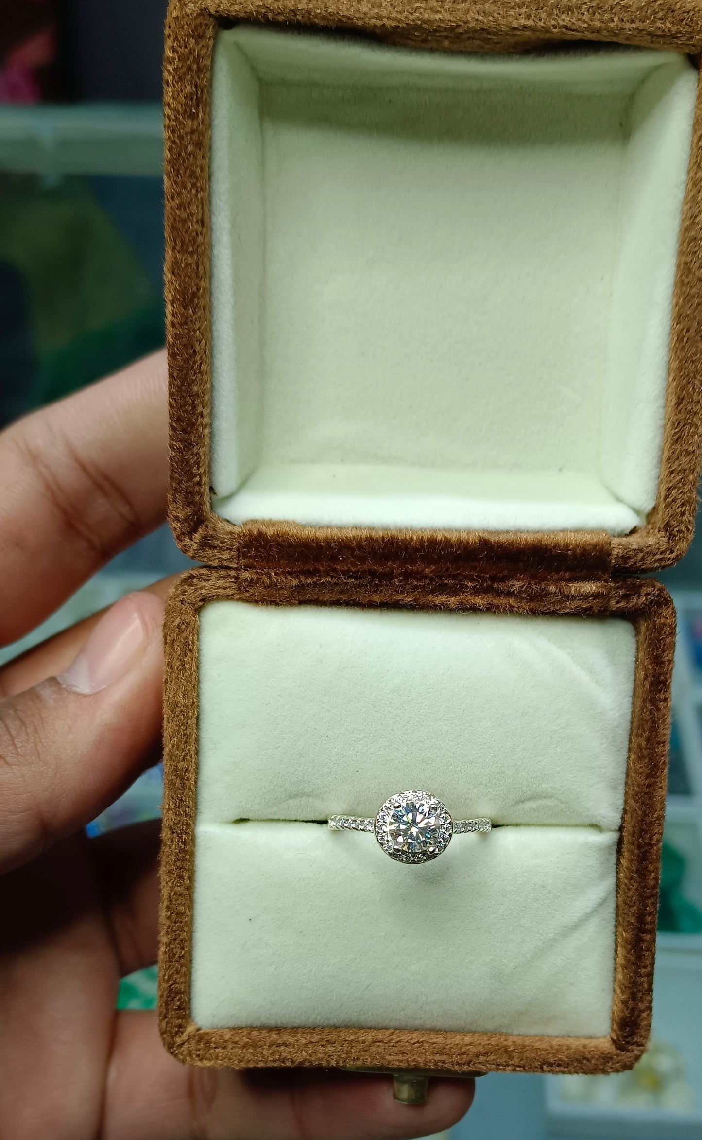 0.80 Cents Moissanite ring ( GRA certified)