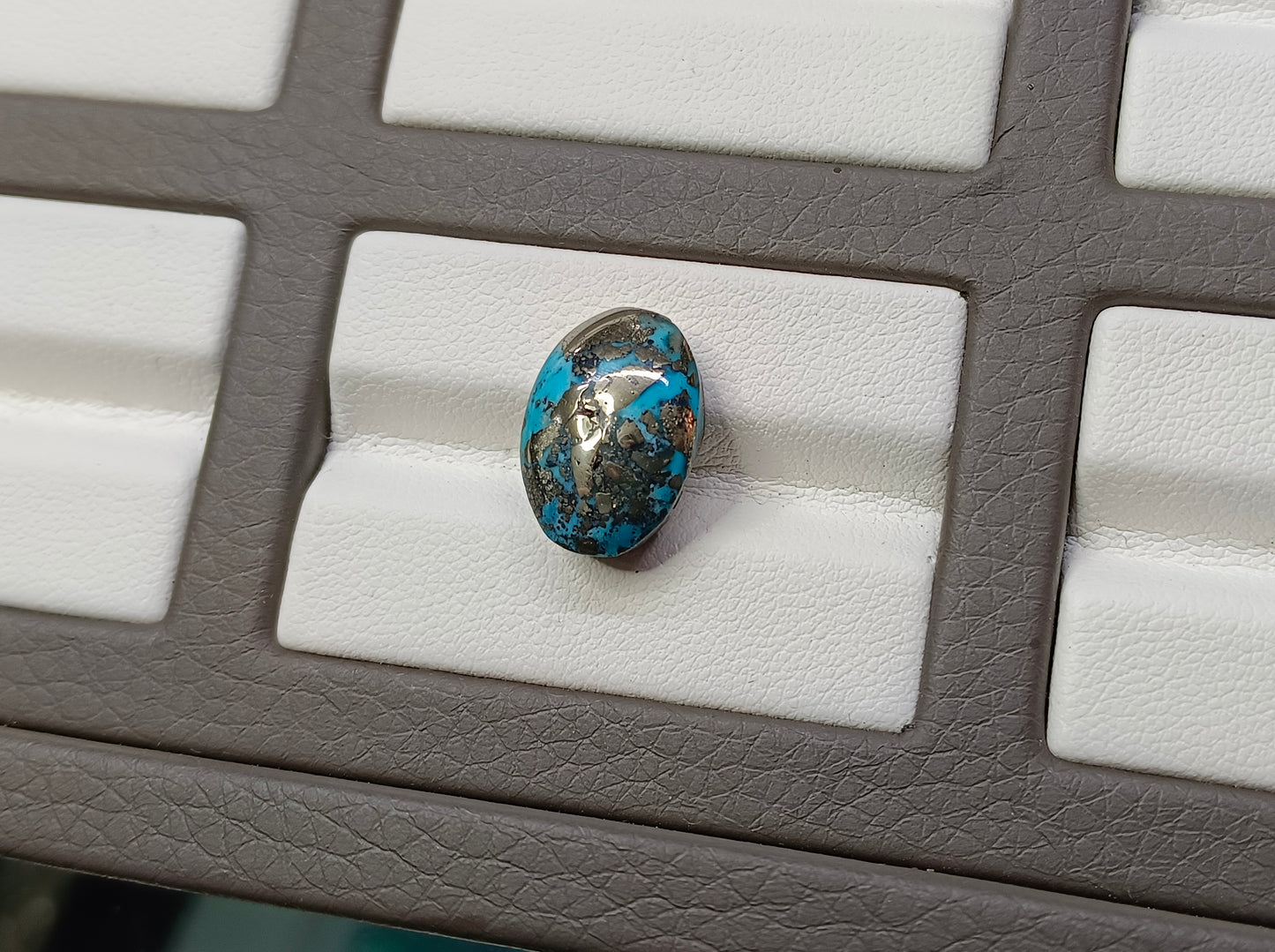 Nisha puri feroza sona patti (Natural Turquoise)