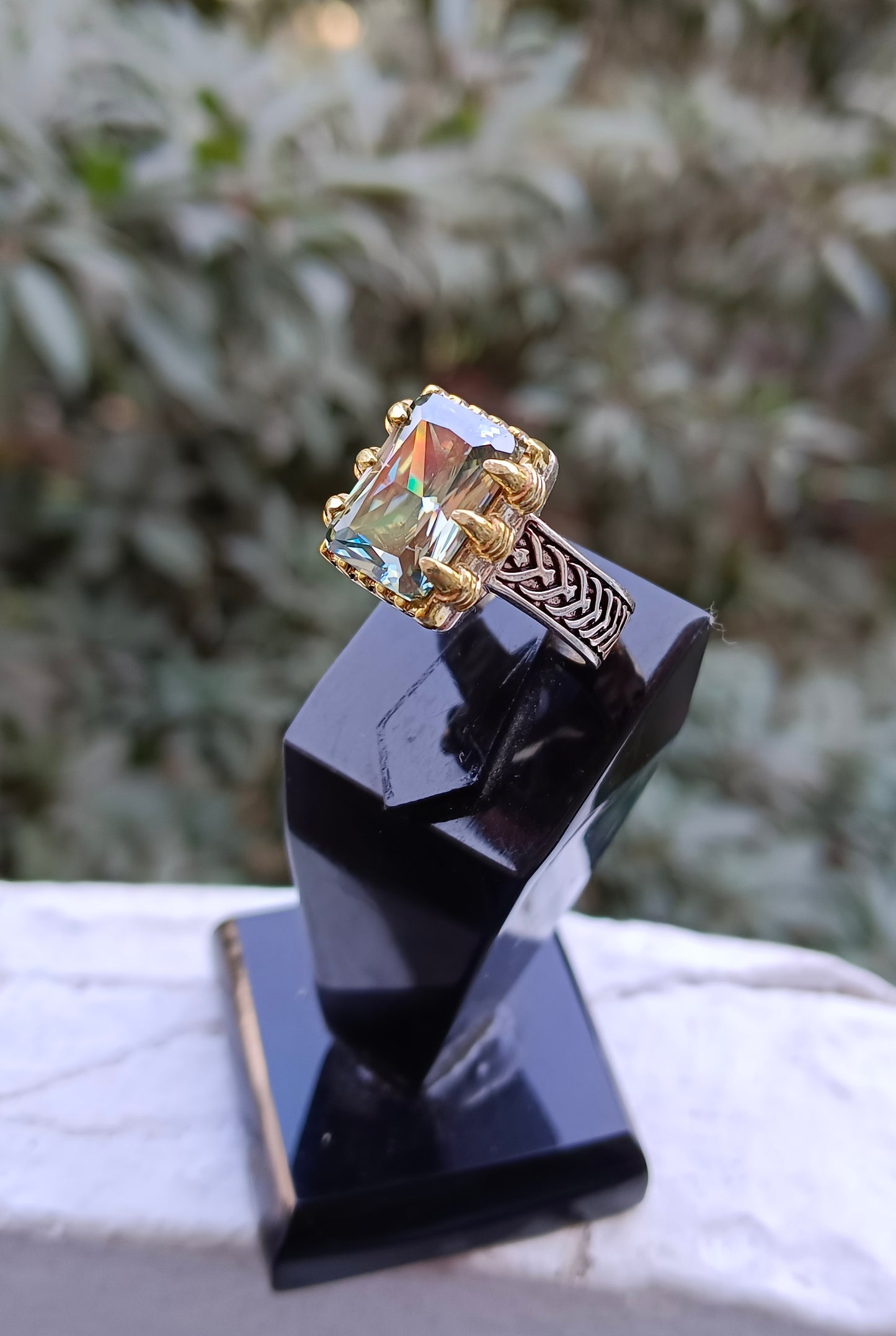 Green Moissanite diamond 5.50 CRT Ring in vintage Style Pure Silver