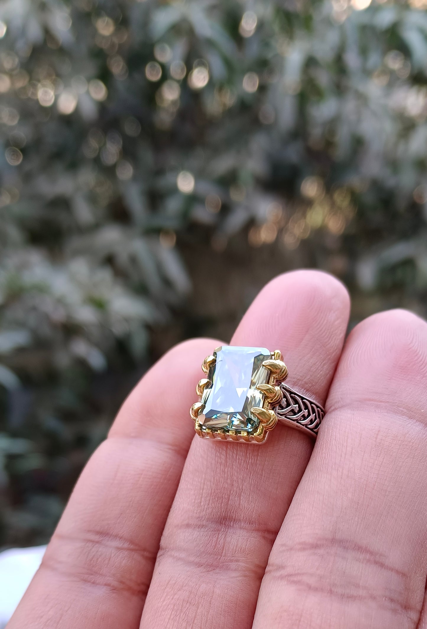 Green Moissanite diamond 5.50 CRT Ring in vintage Style Pure Silver