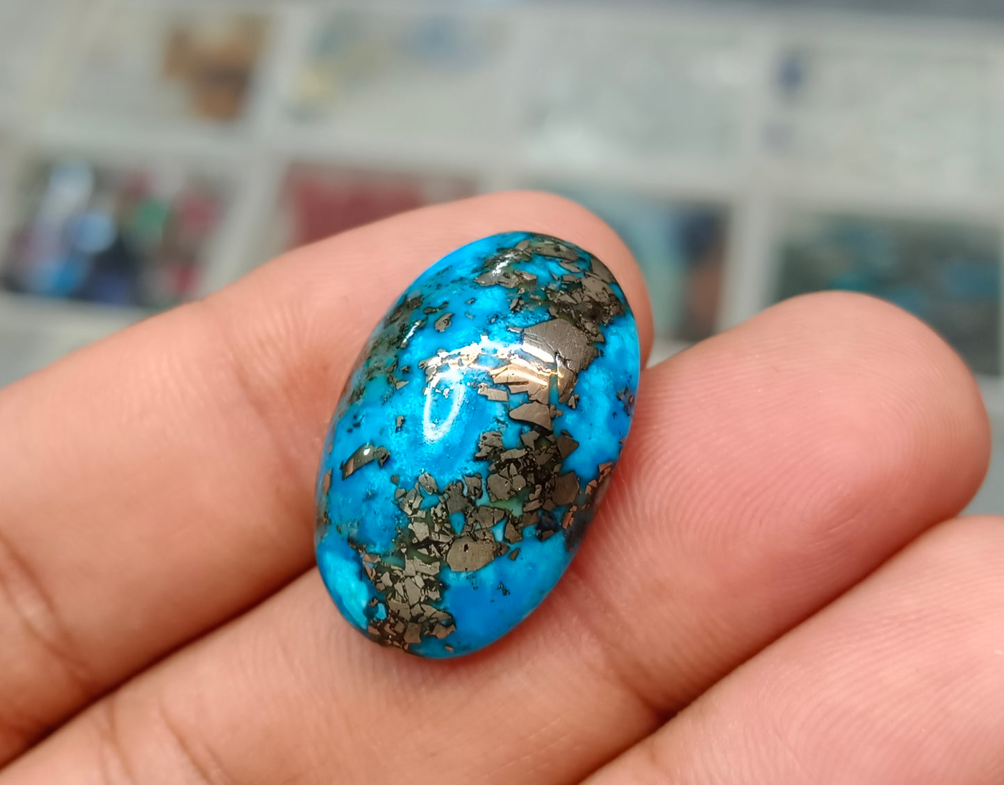 Nisha Puri Feroza Sona Patti Gold Metal