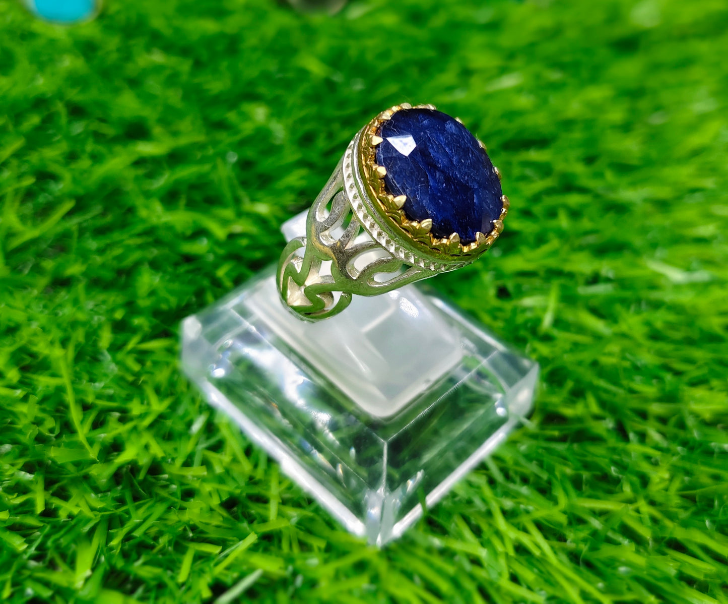 Vintage Style Ring - Royal Blue Sapphire