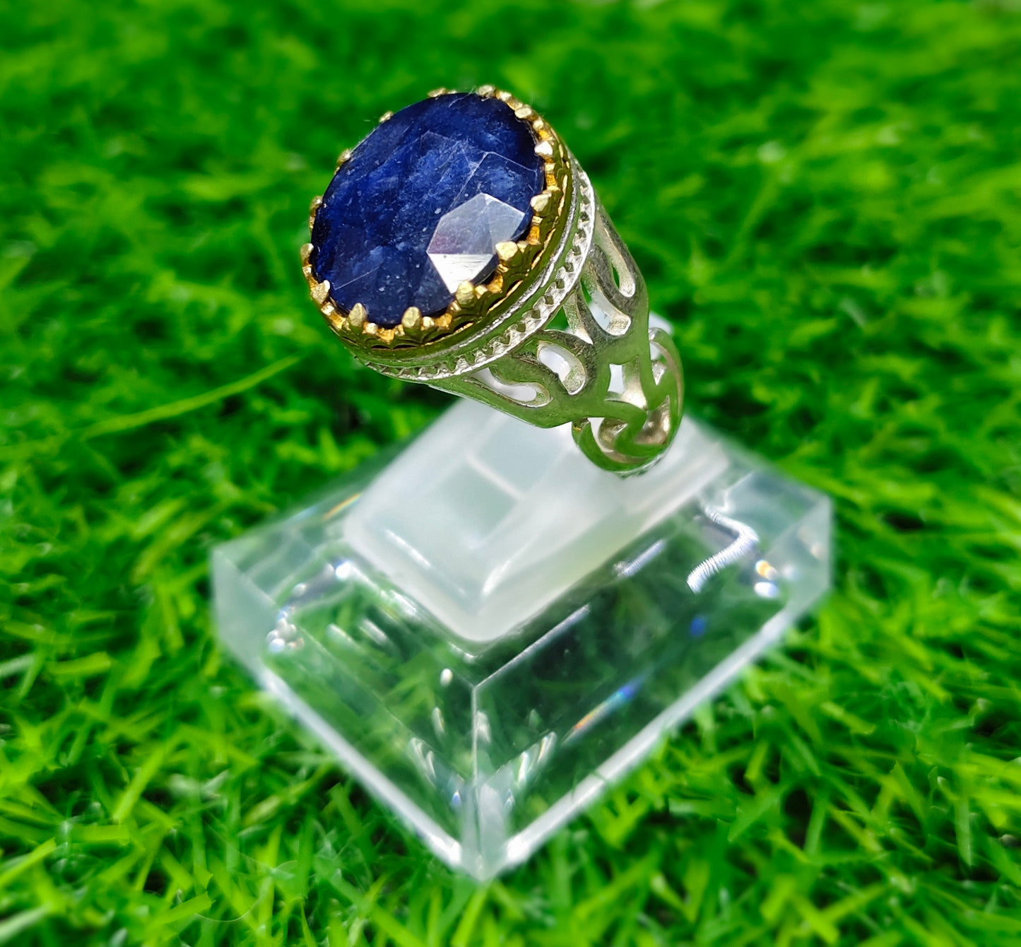 Vintage Style Ring - Royal Blue Sapphire