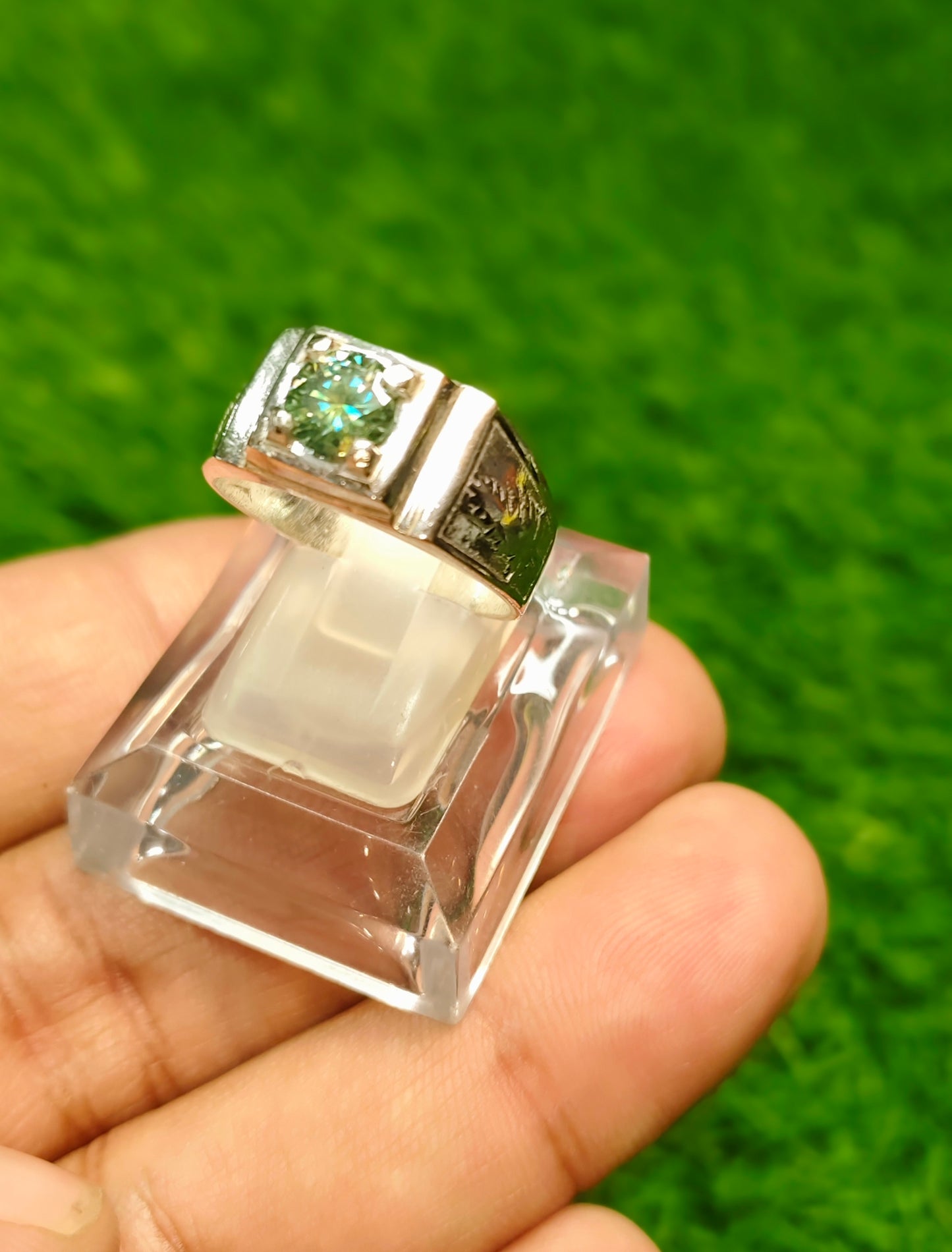 1 Crt Moissanite Ring