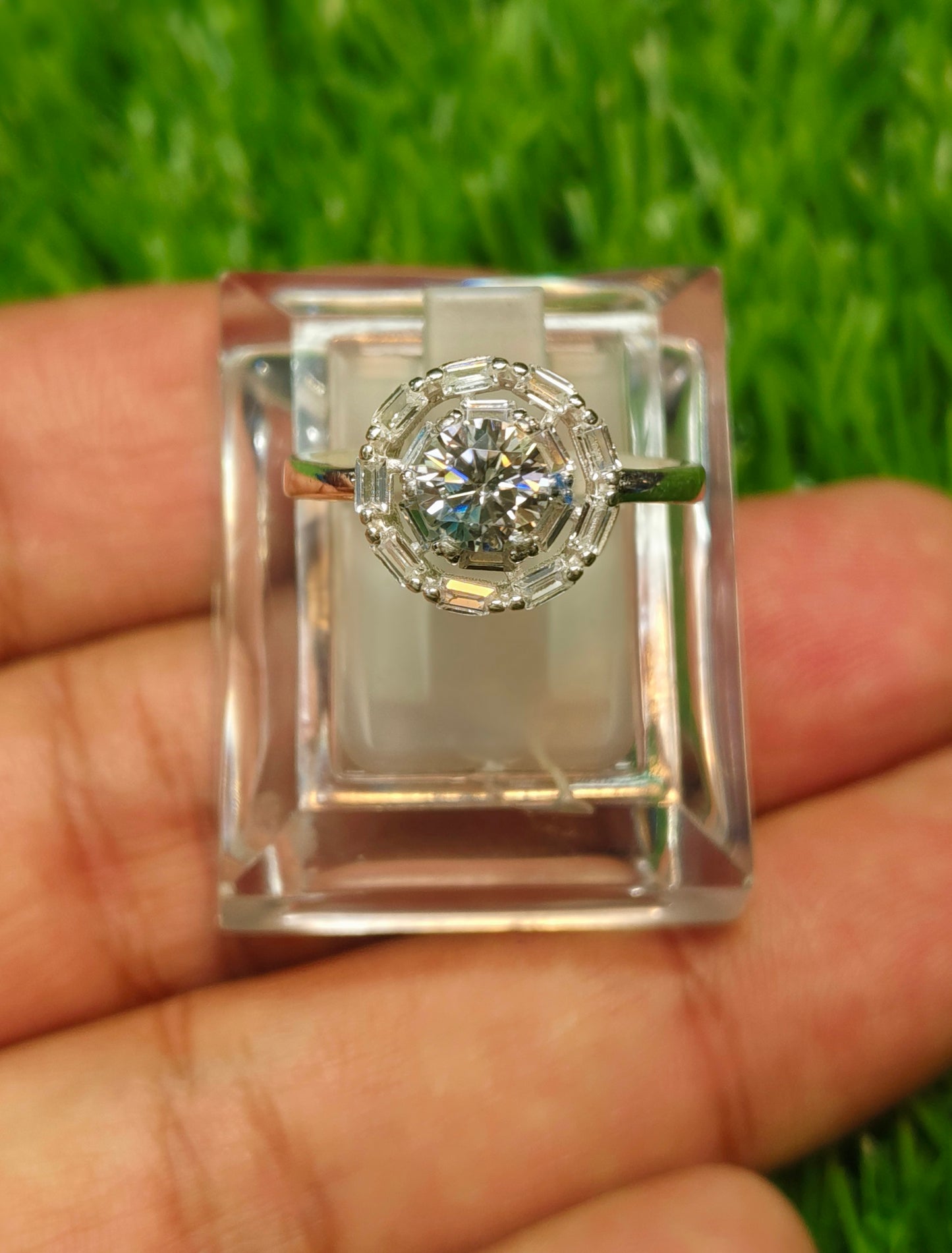 Certificate 0.8 Crt Moissanite Ring