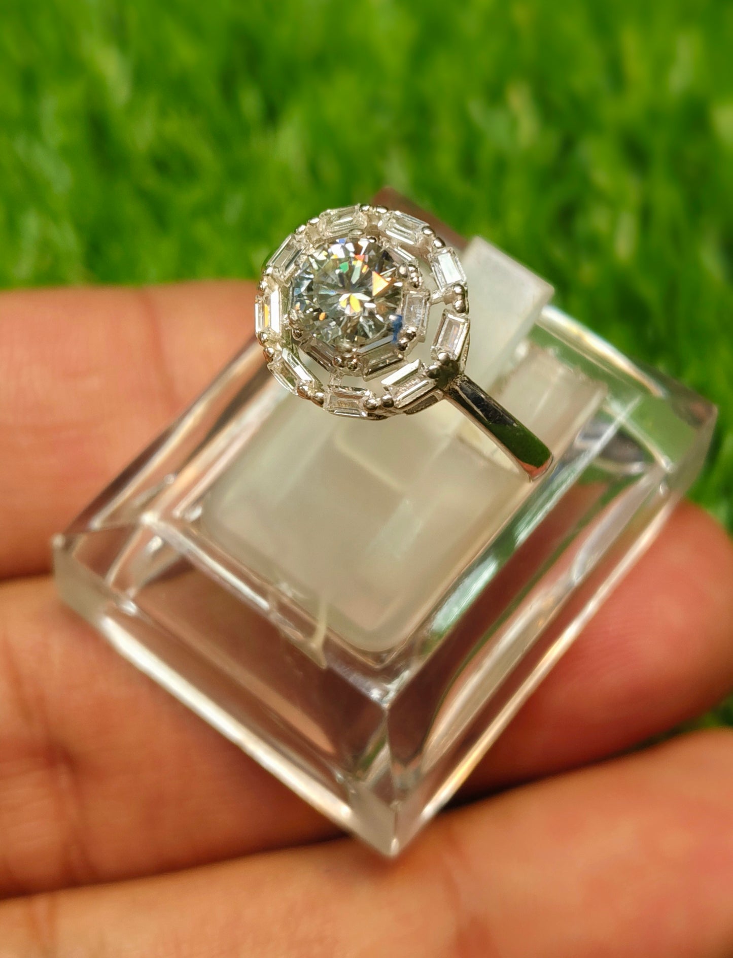 Certificate 0.8 Crt Moissanite Ring