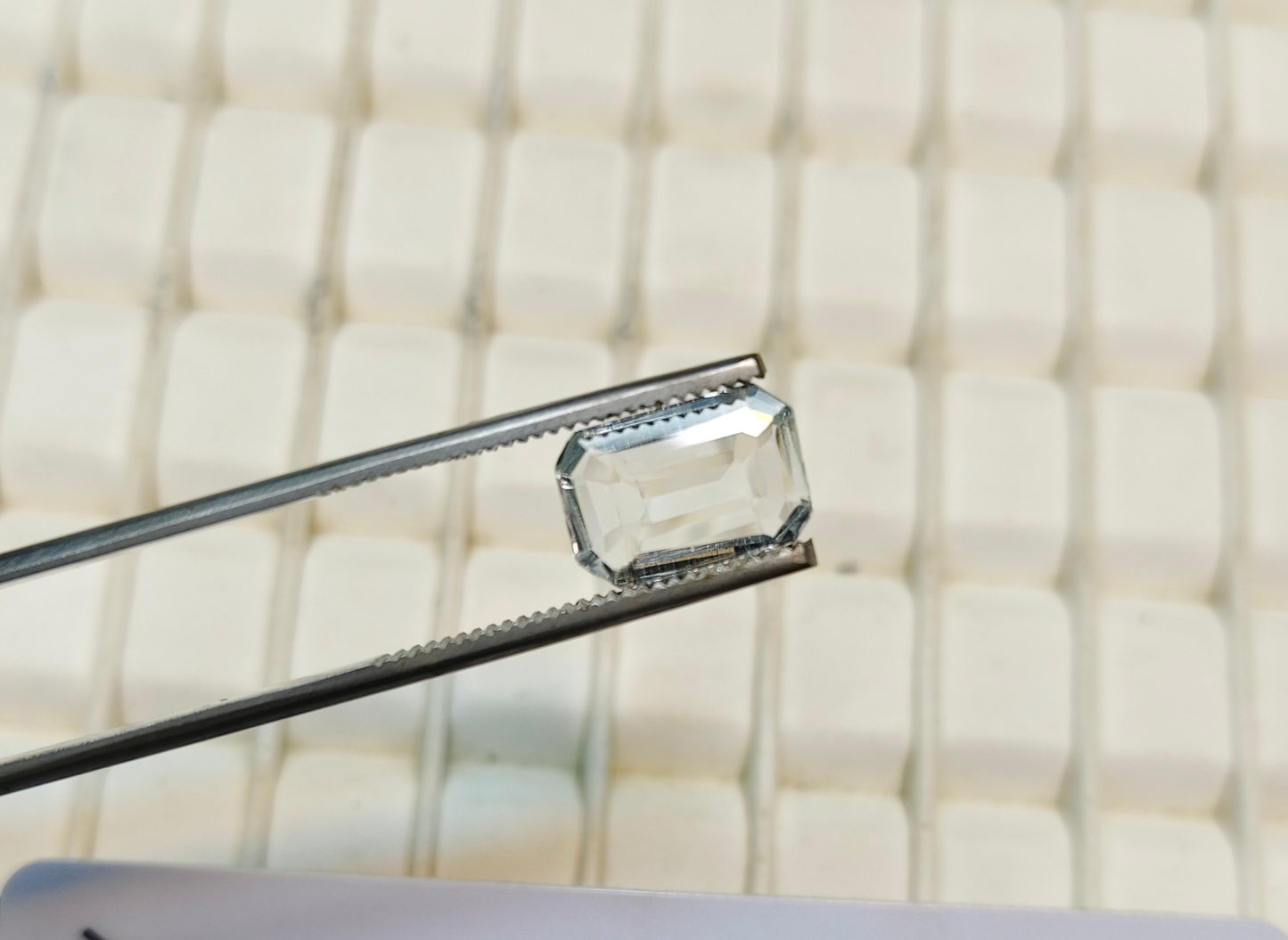 Natural Aquamarine Stone With Lab Certificte