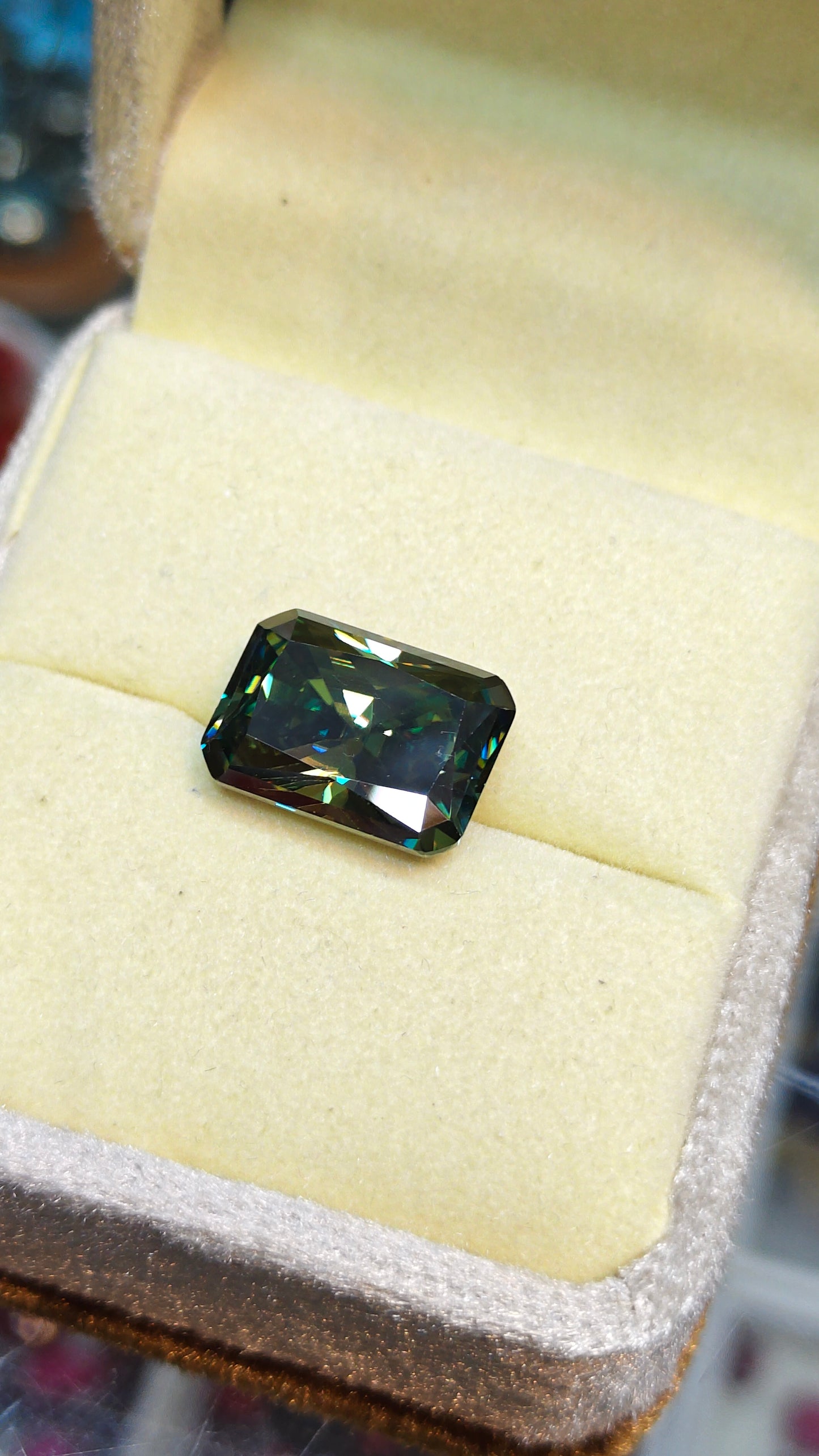 Green Moissanite