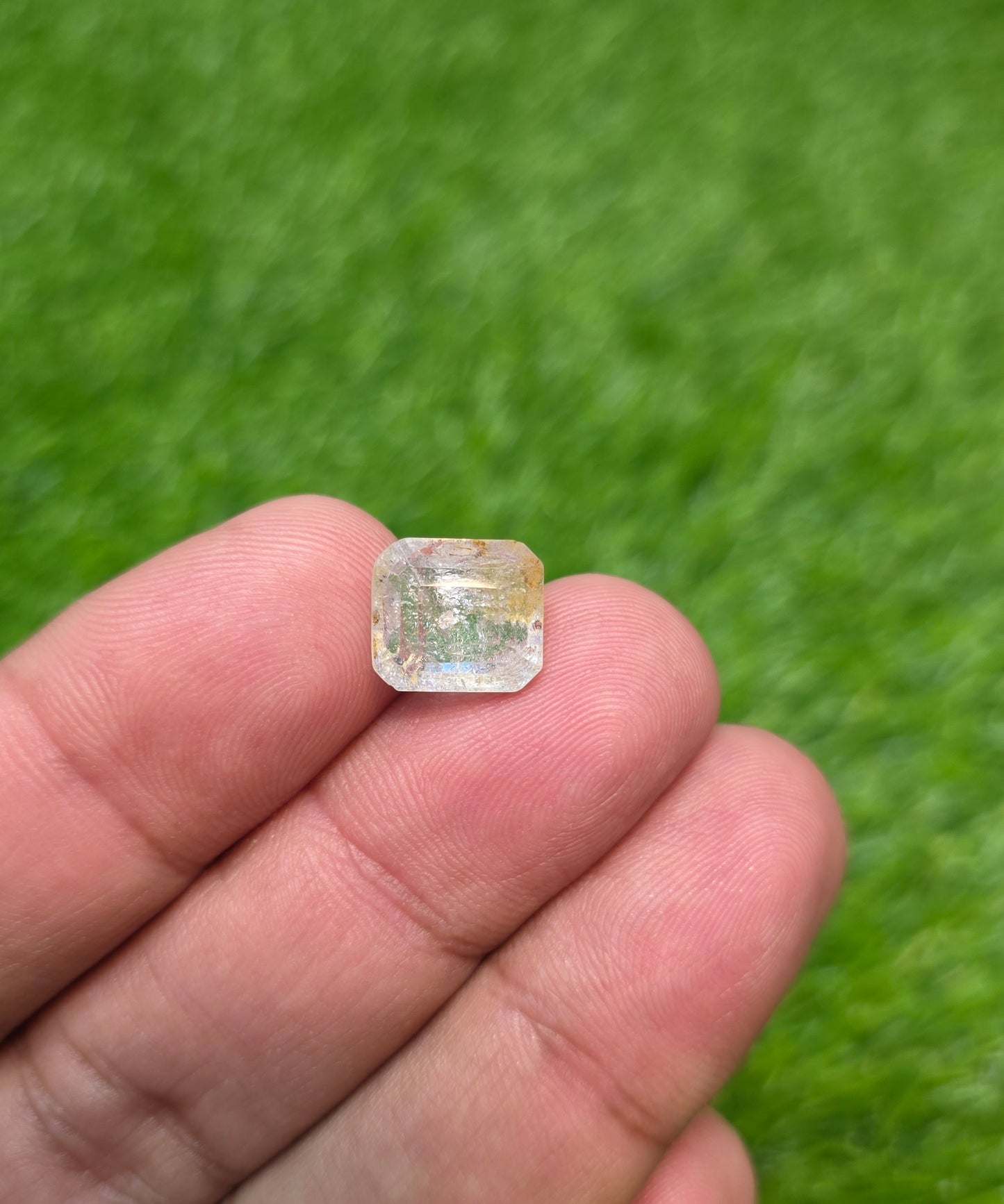Premium Quality Ceylon Topaz Stone