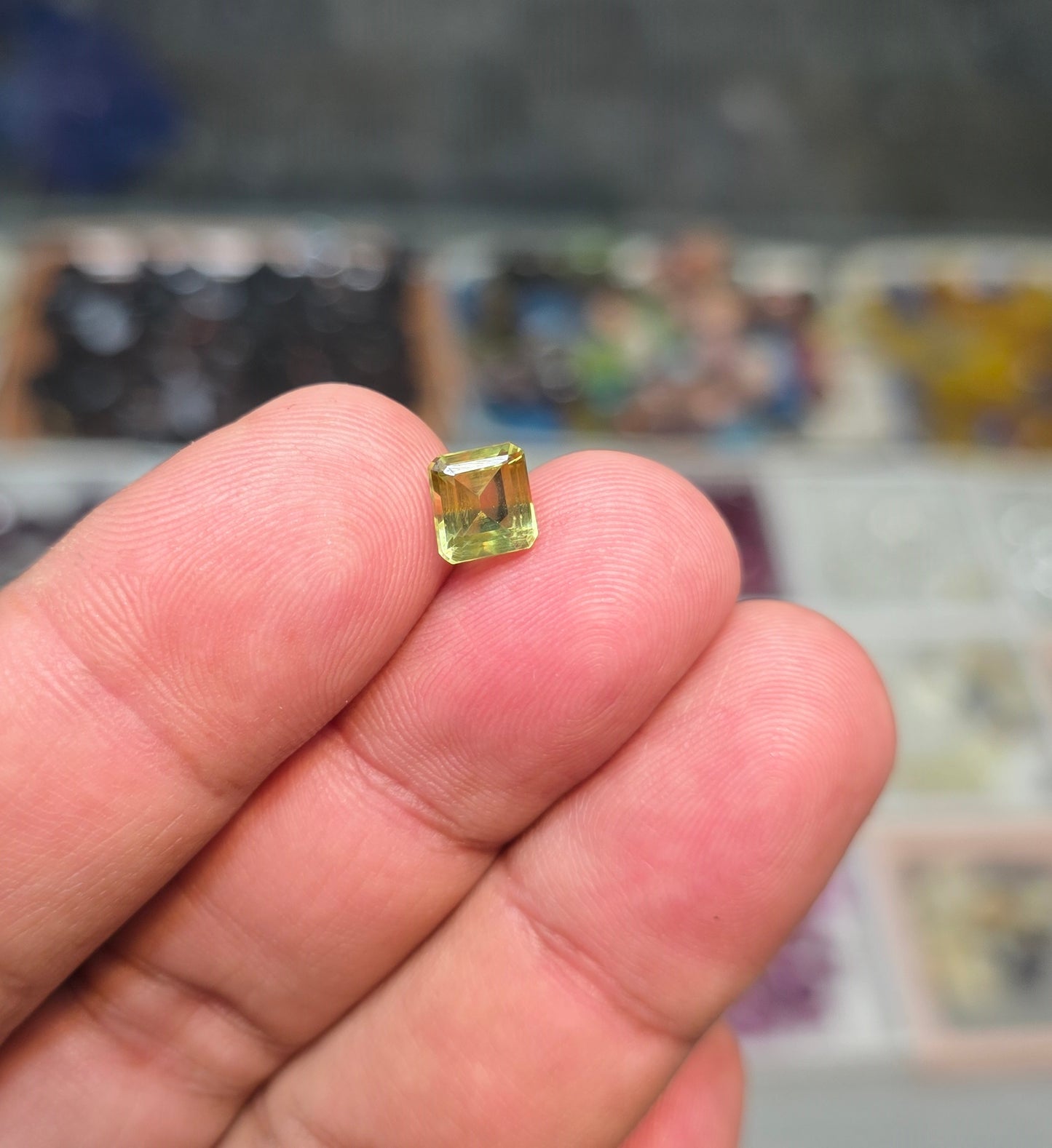 Premium Quality Bi Color Stone