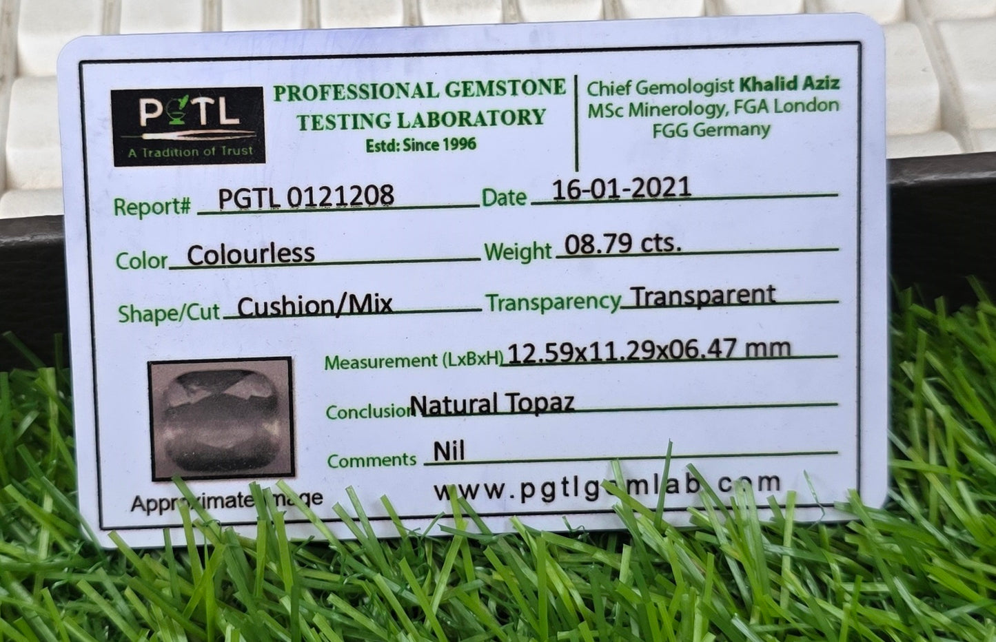 Natural White Pukhraj Stone With Lab Certificate