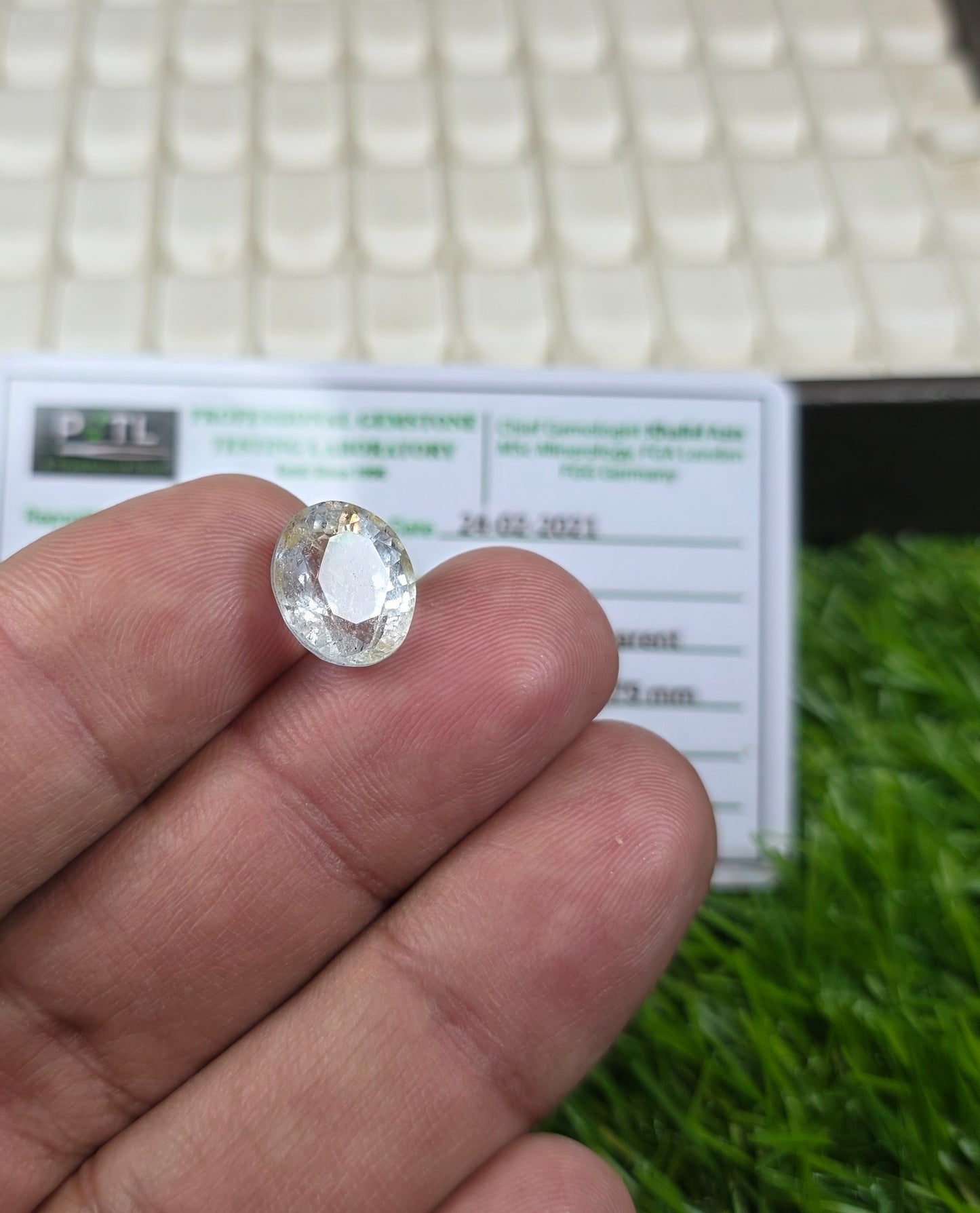 Natural White Pukhraj Stone With Lab Certificate