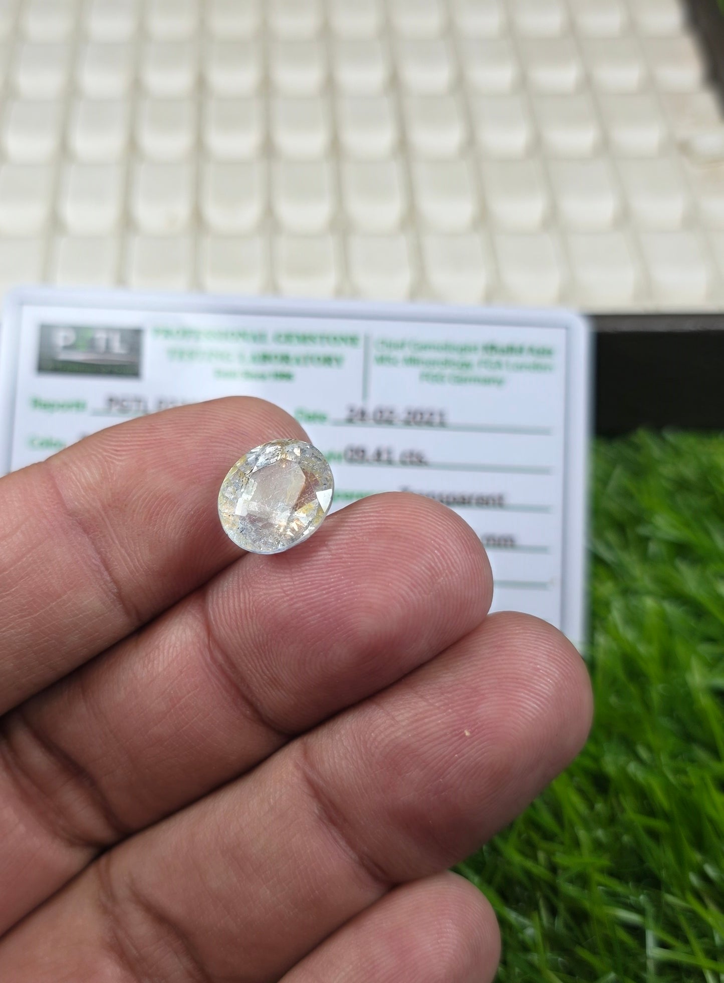 Natural White Pukhraj Stone With Lab Certificate