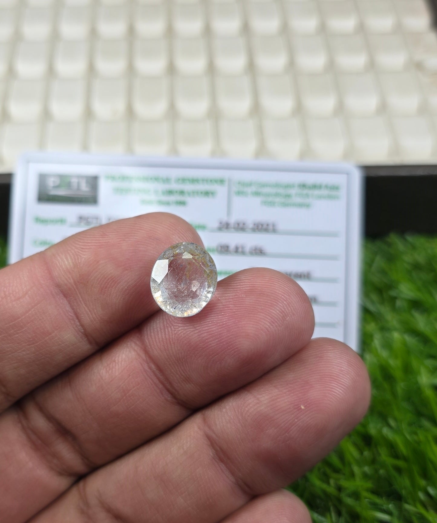 Natural White Pukhraj Stone With Lab Certificate