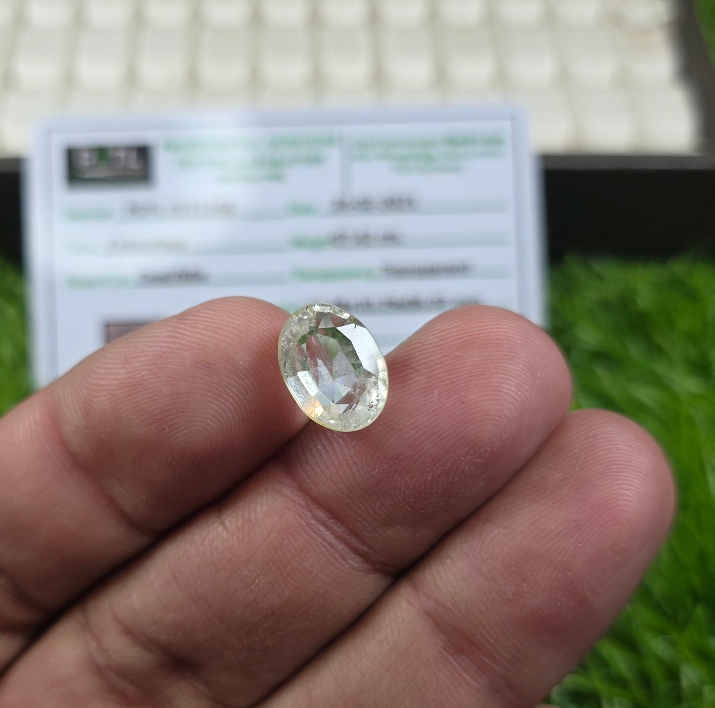 Natural White Pukhraj Stone With Lab Certificate