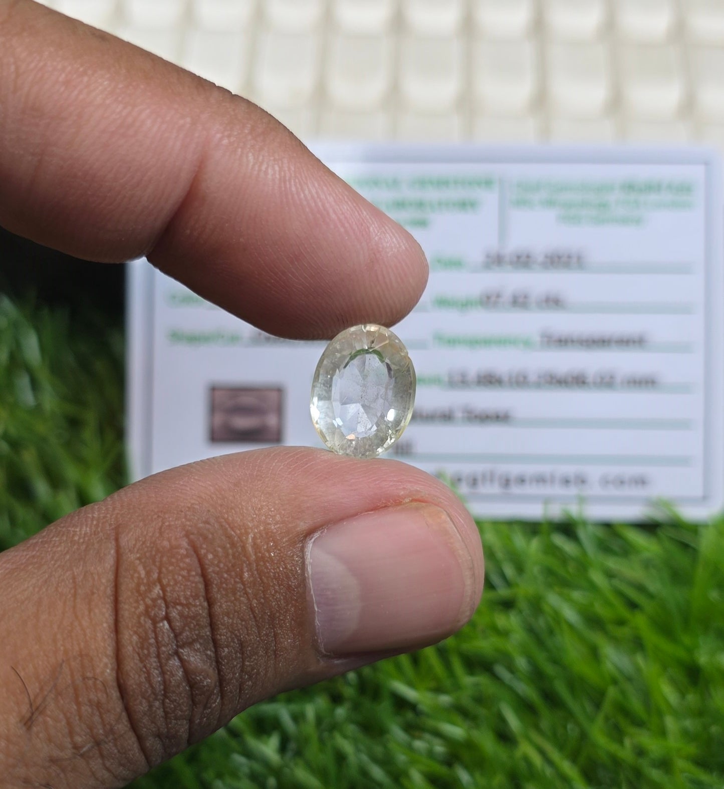 Natural White Pukhraj Stone With Lab Certificate