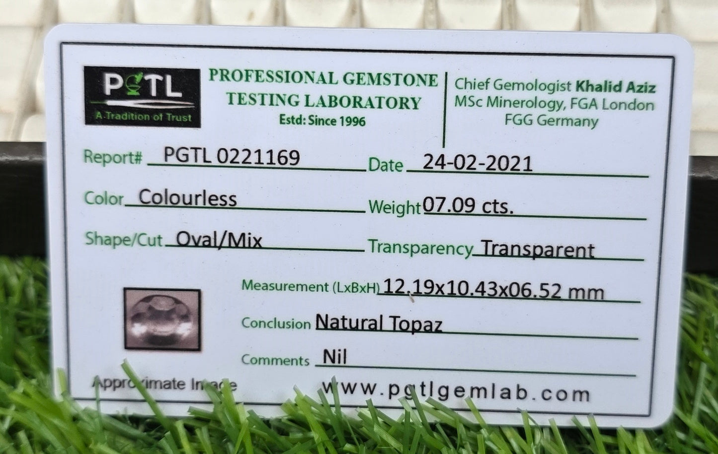 Natural White Pukhraj Stone With Lab Certificate