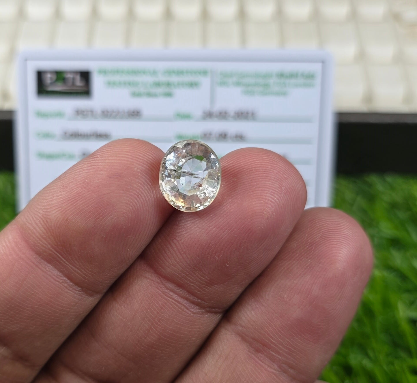 Natural White Pukhraj Stone With Lab Certificate