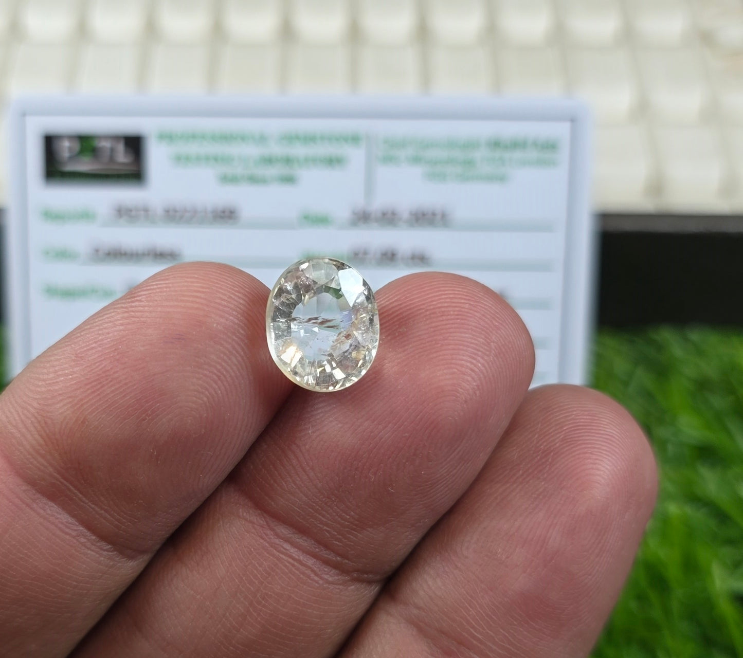 Natural White Pukhraj Stone With Lab Certificate