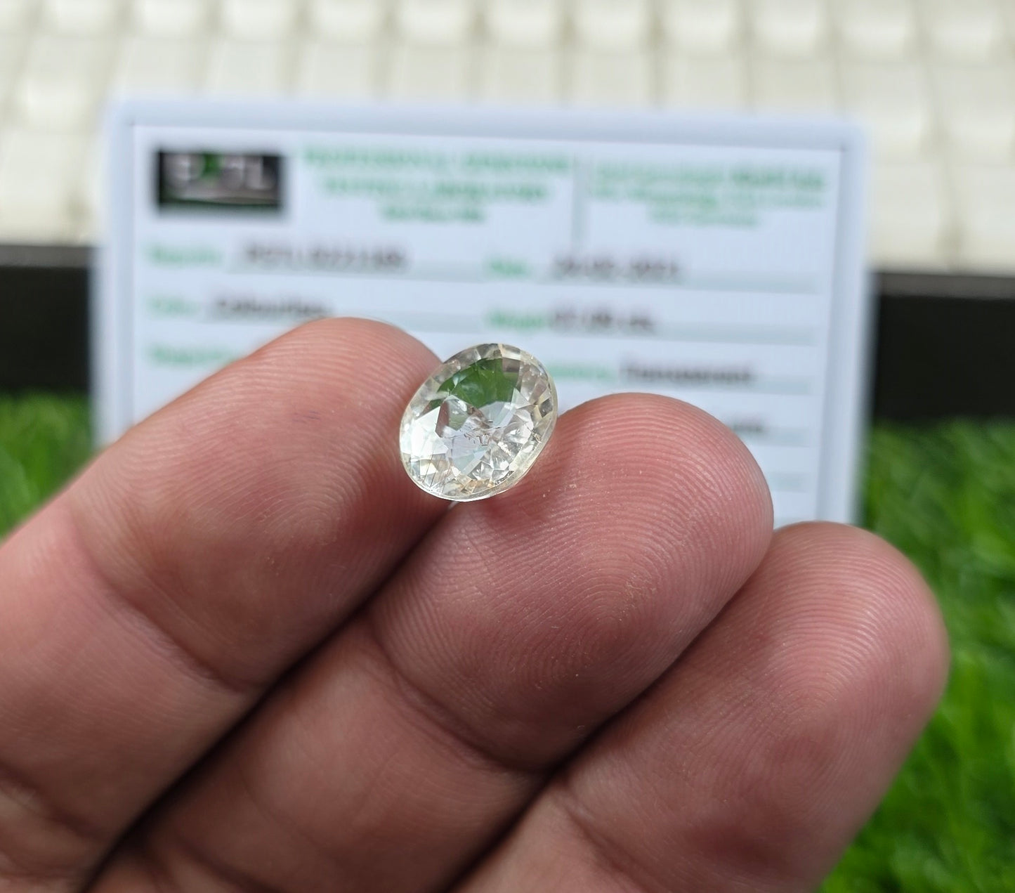 Natural White Pukhraj Stone With Lab Certificate