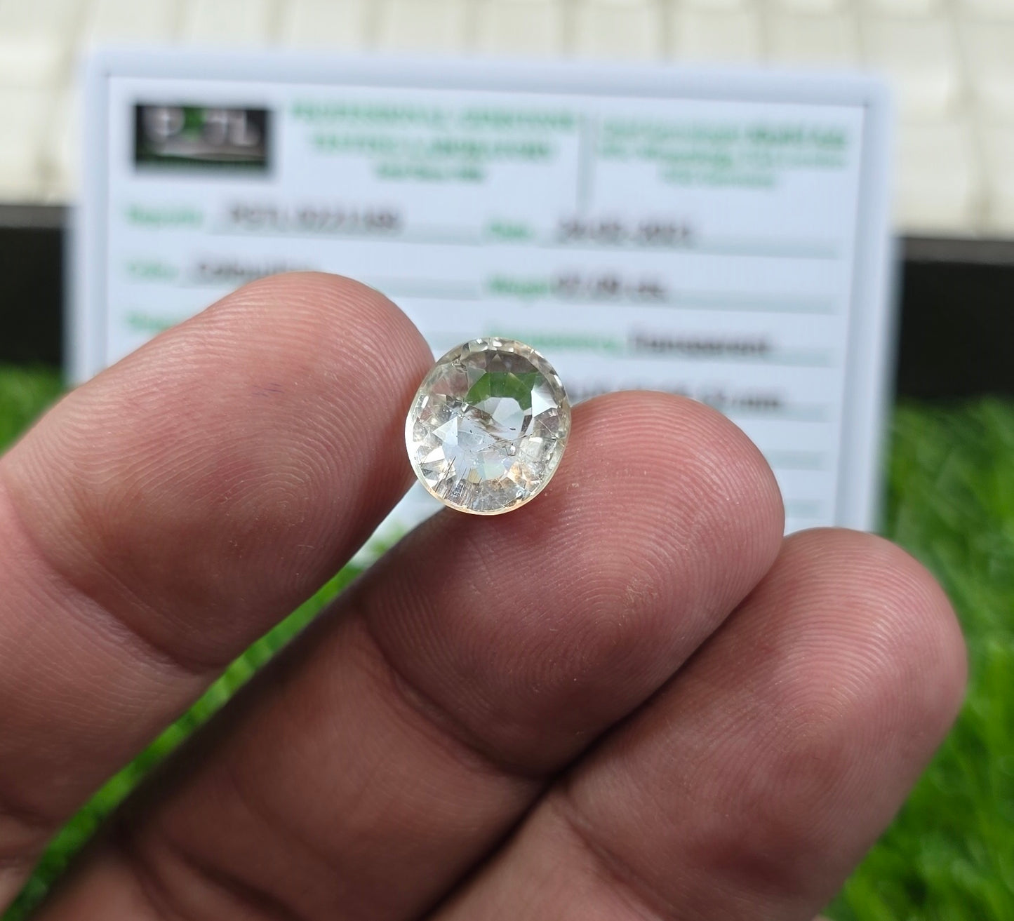 Natural White Pukhraj Stone With Lab Certificate