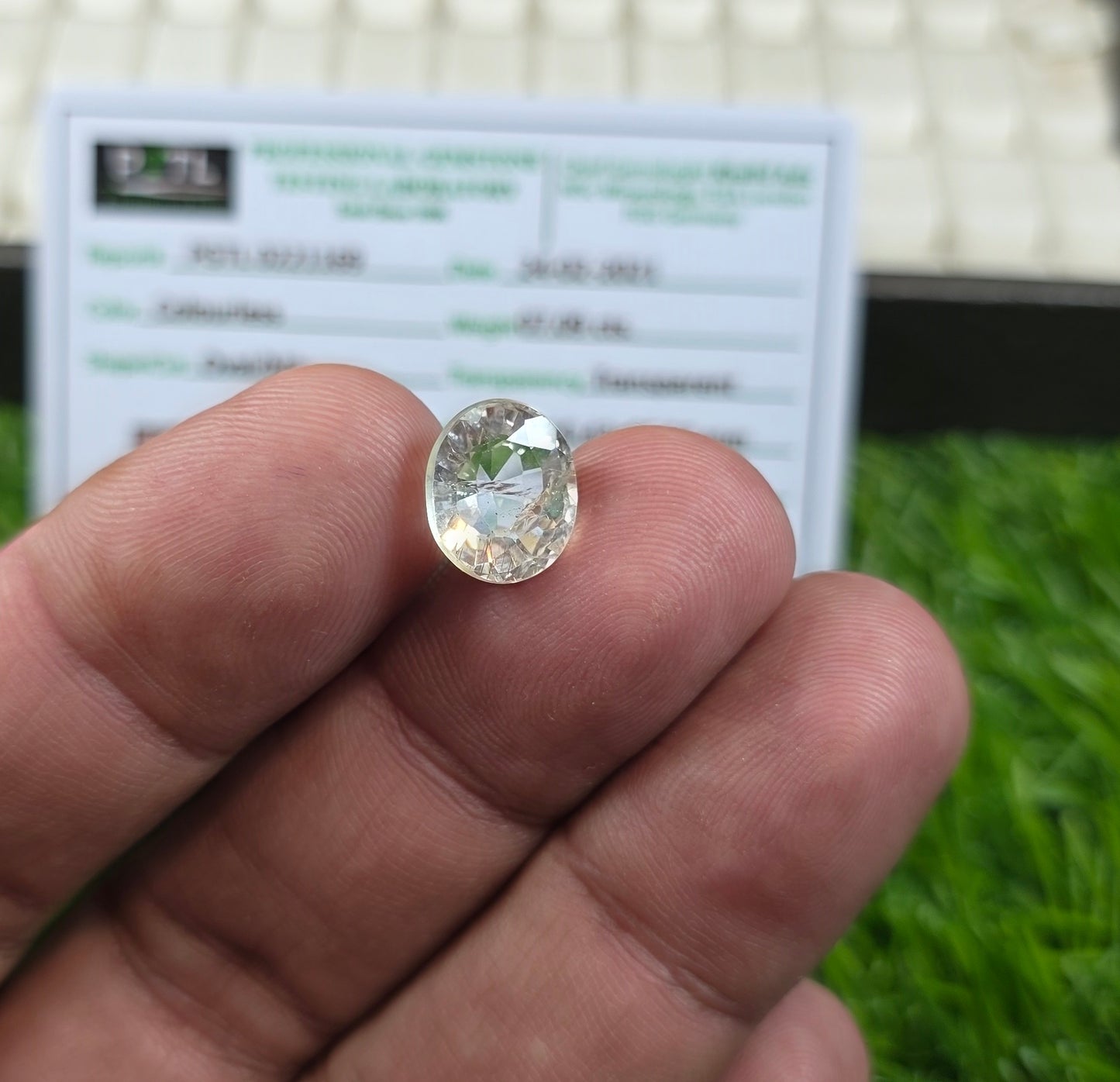 Natural White Pukhraj Stone With Lab Certificate