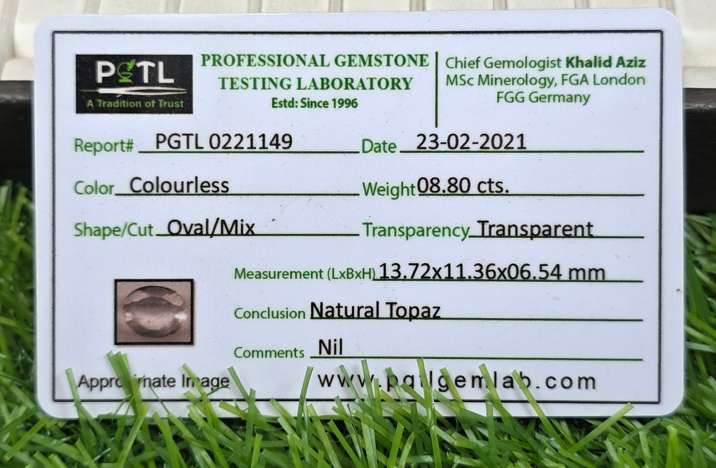 Natural White Pukhraj Stone With Lab Certificate