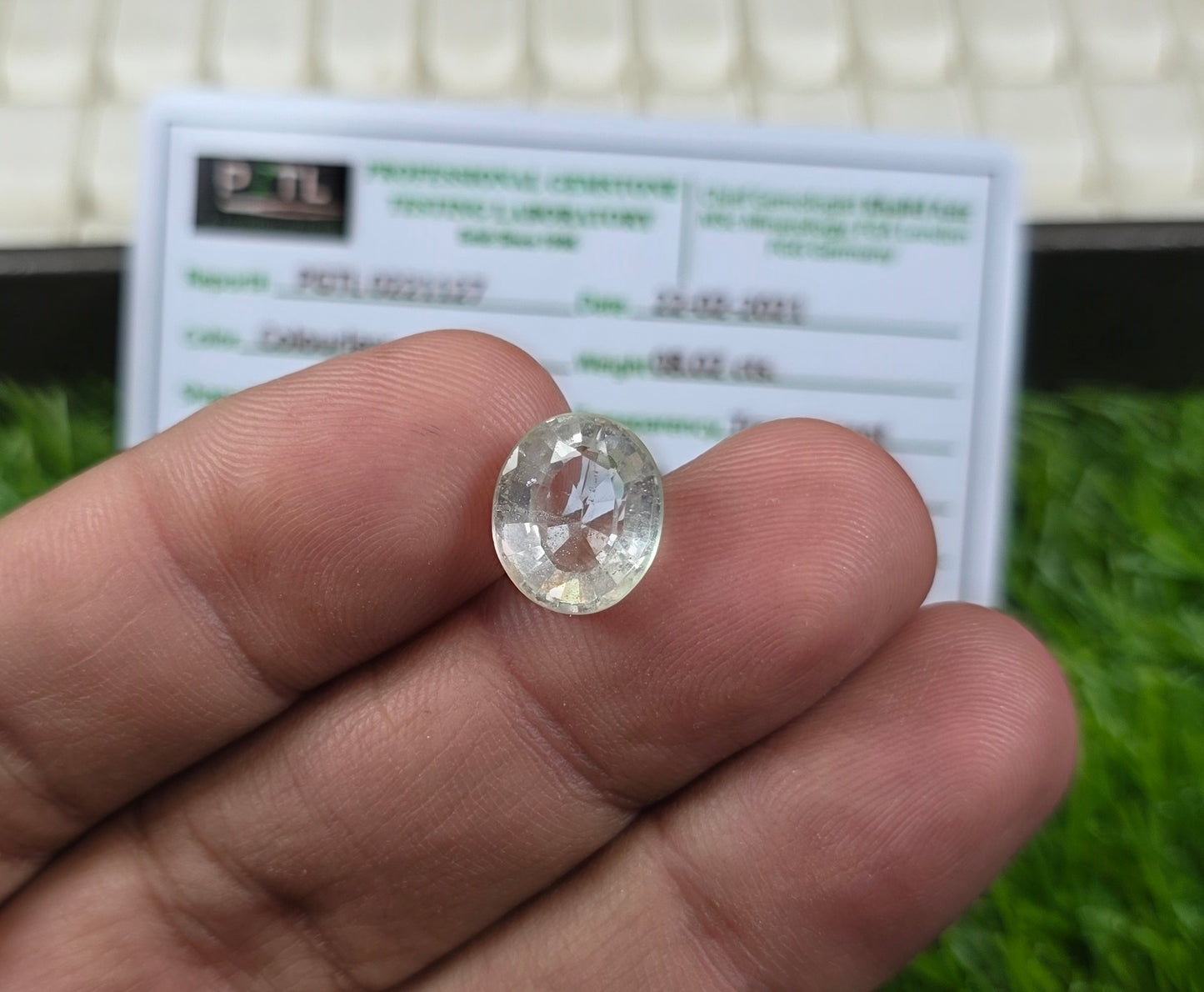 Natural White Pukhraj Stone With Lab Certificate