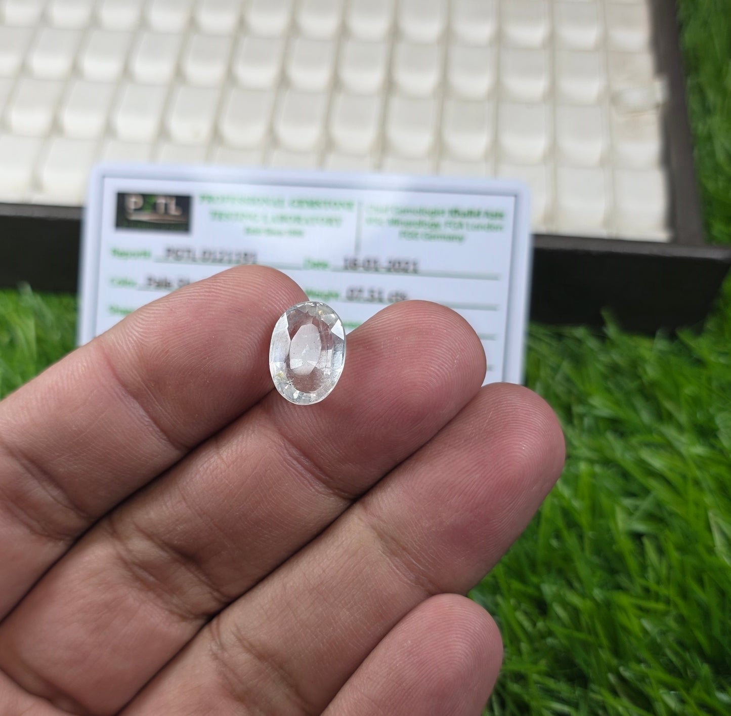 Natural White Pukhraj Stone With Lab Certificate