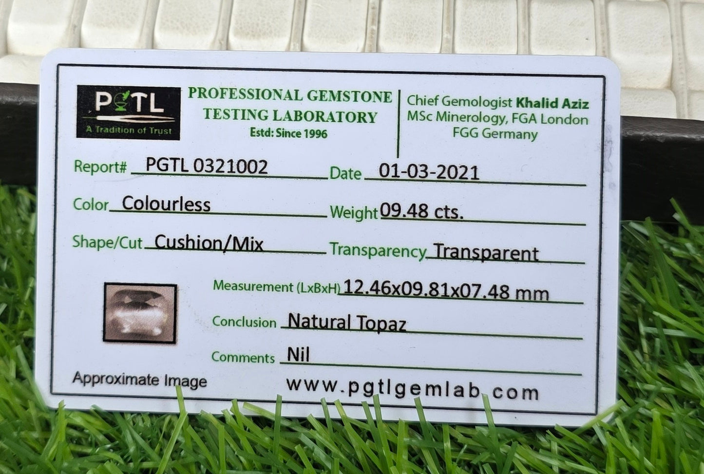 Natural White Pukhraj Stone With Lab Certificate