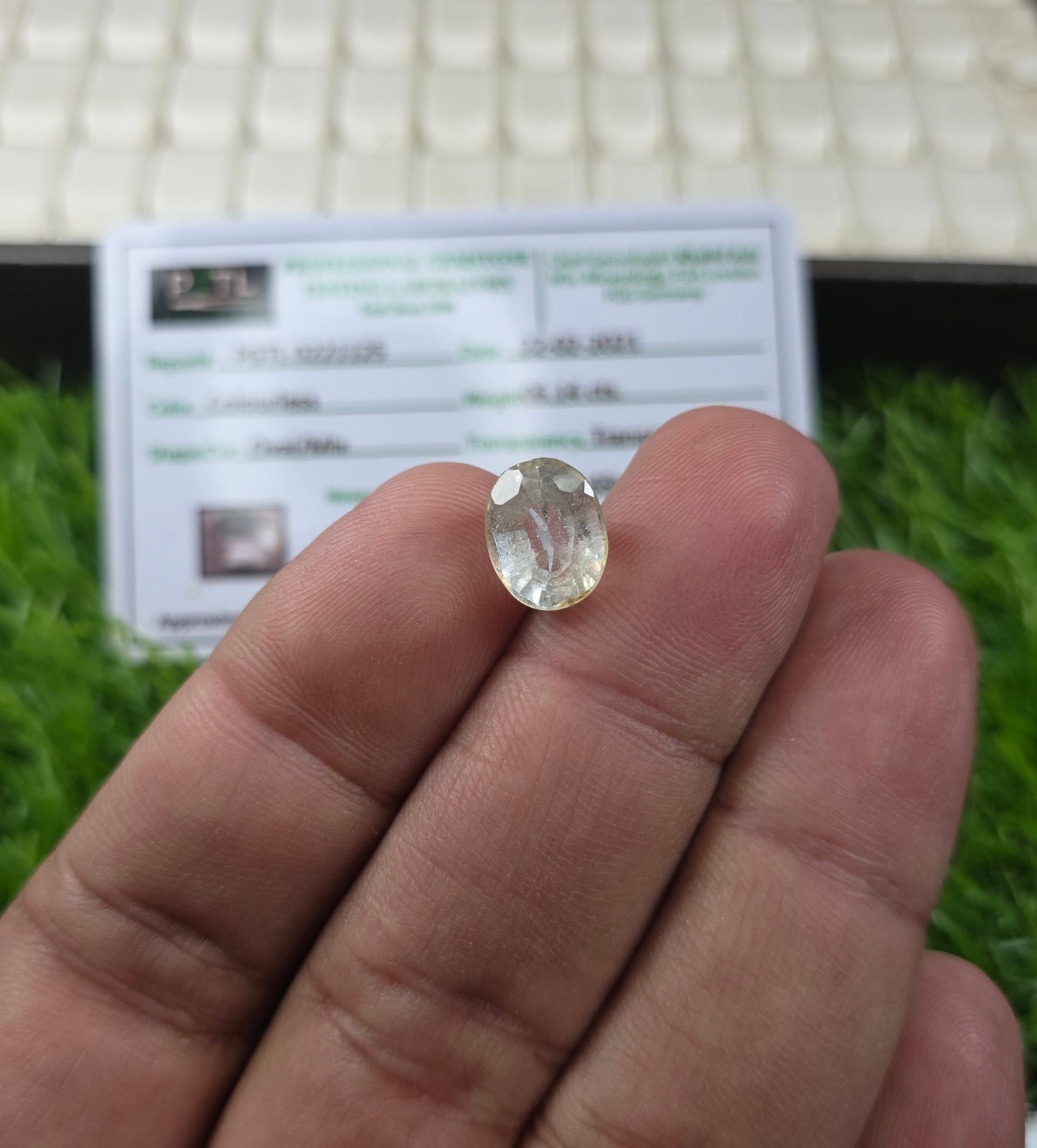 Natural White Pukhraj Stone With Lab Certificate