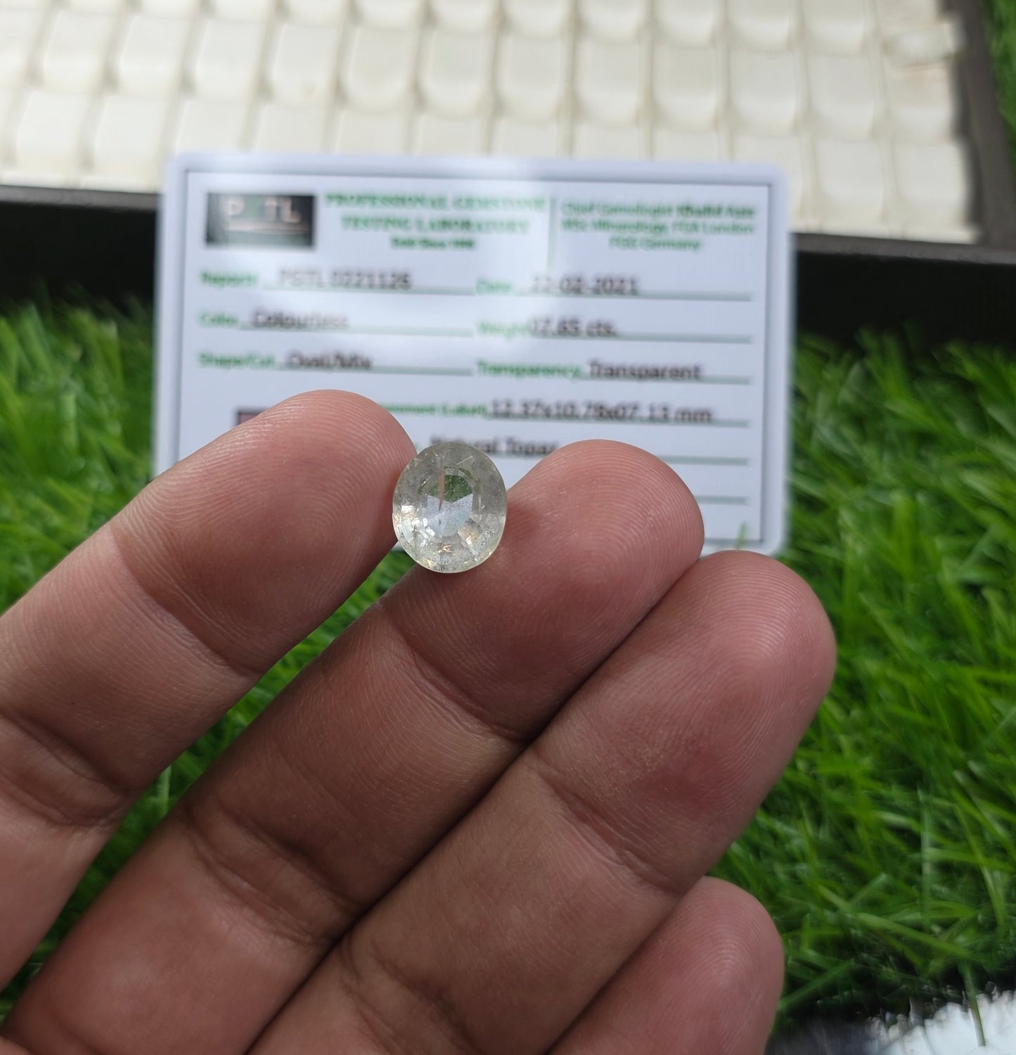 Natural White Pukhraj Stone With Lab Certificate
