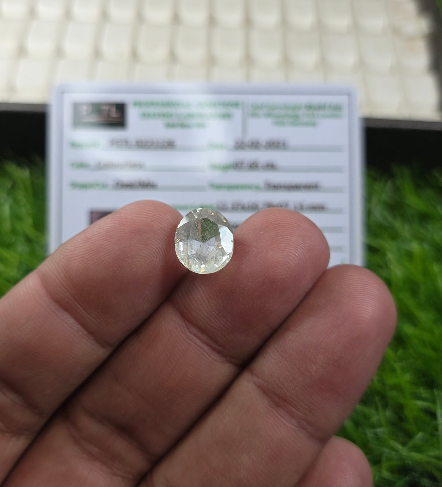 Natural White Pukhraj Stone With Lab Certificate