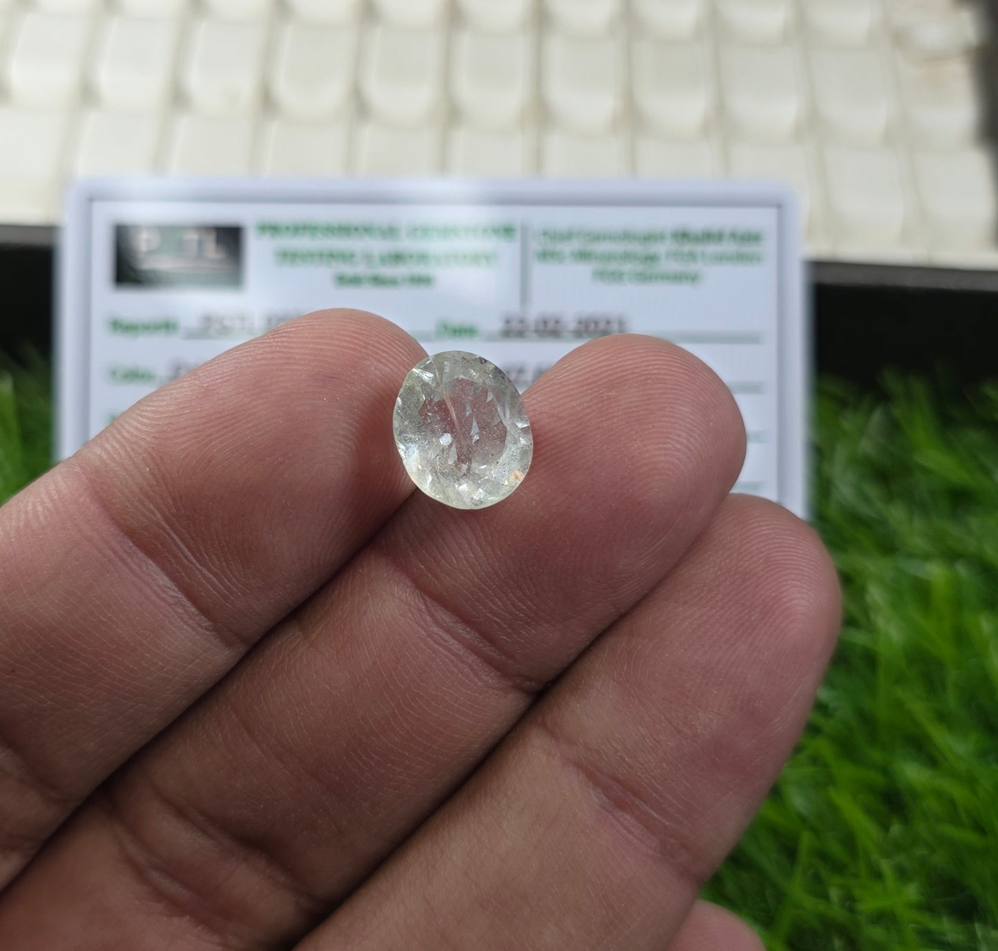Natural White Pukhraj Stone With Lab Certificate