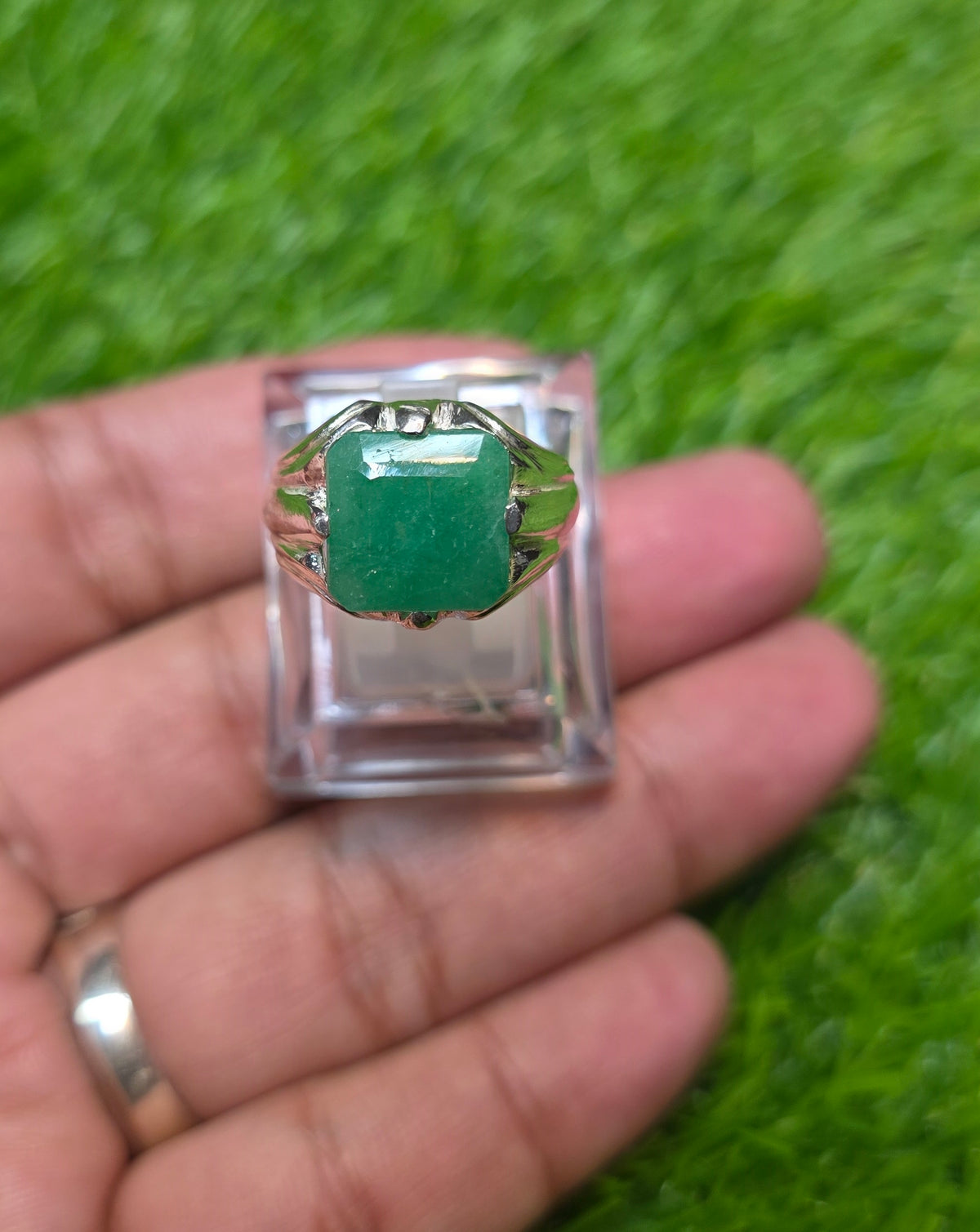 Premium Quality Zamurd Ring