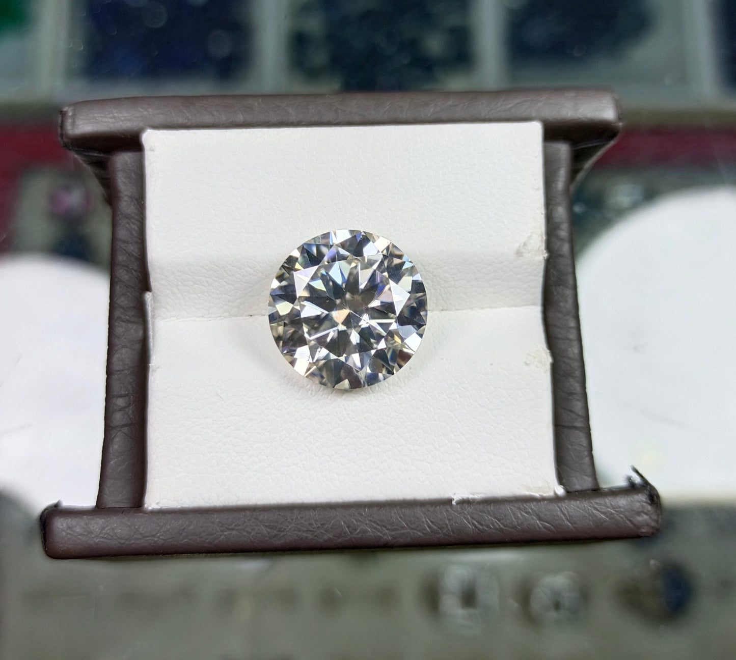 Moissanite Diamond 7.60 Cts (White)