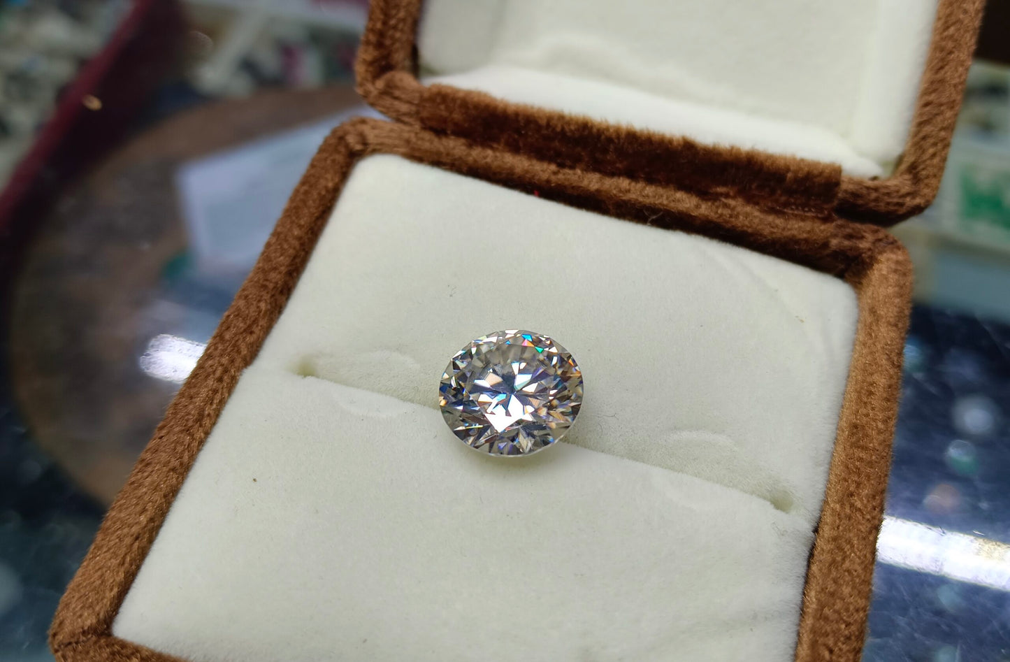 Moissanite Diamond white color 7.60 Crt