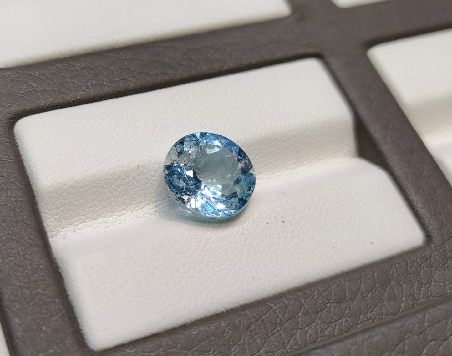 Natural Topaz (Pukhraj)