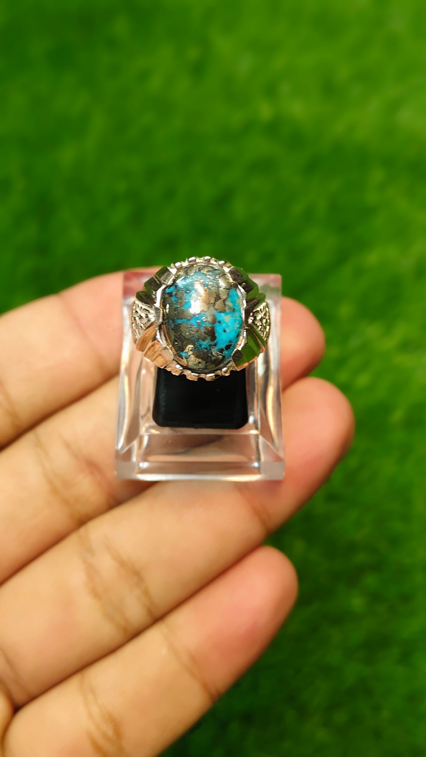 Nesha puri feroza Ring