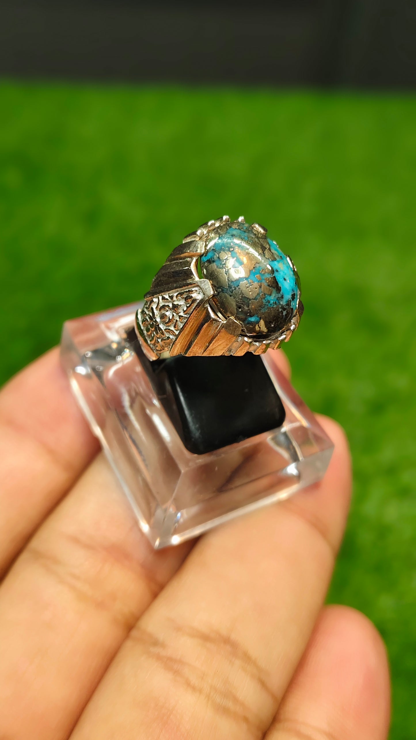 Nesha puri feroza Ring