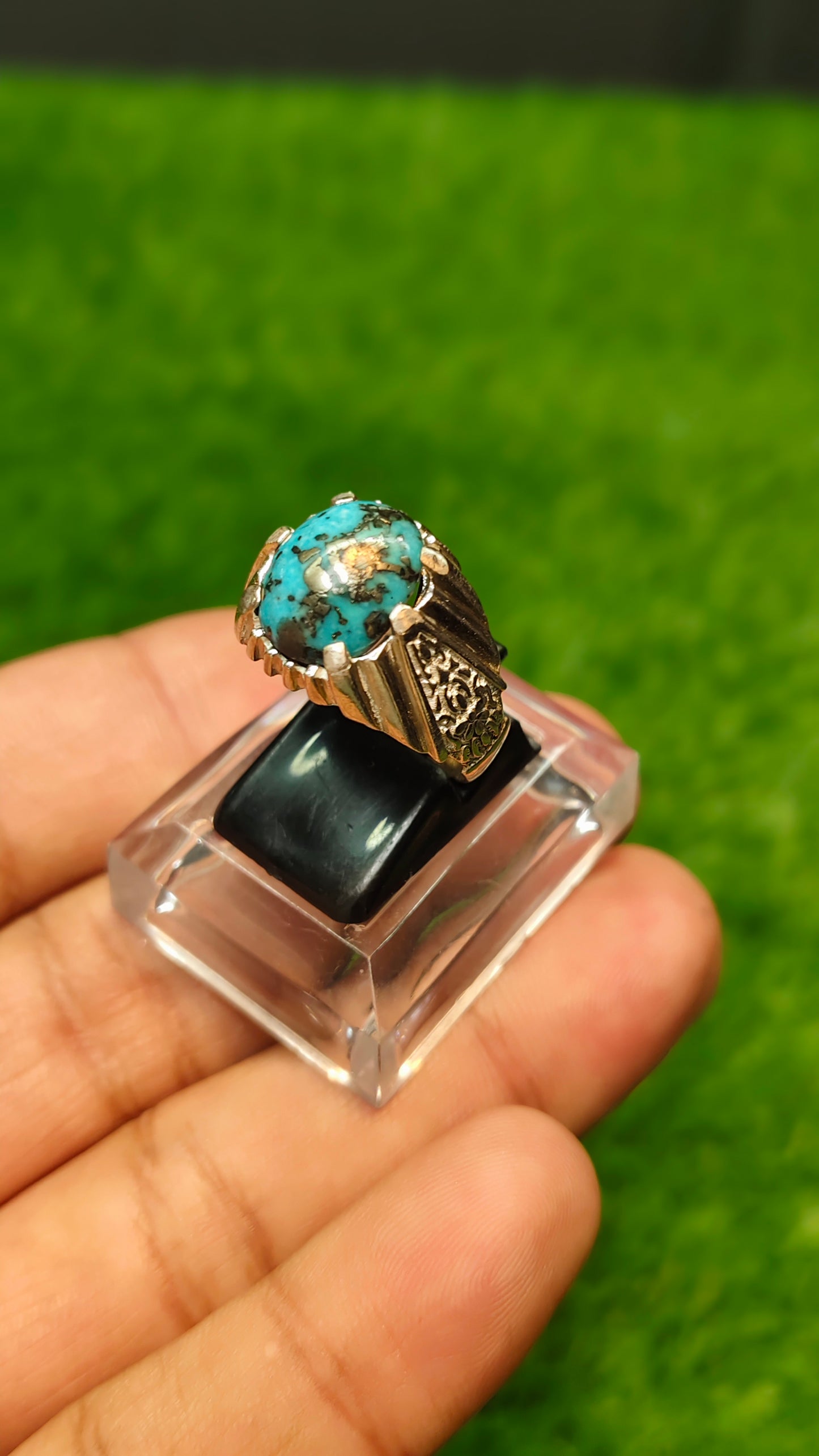 Neshsa Puri Feroza Ring