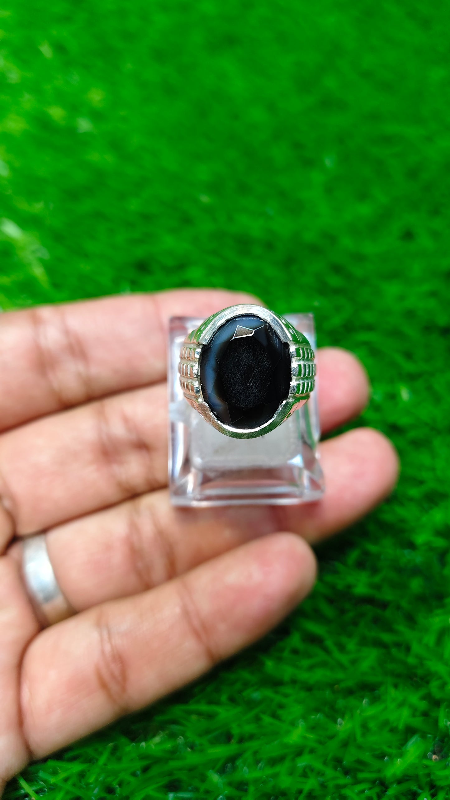 Black Aqeeq Cutting Ring