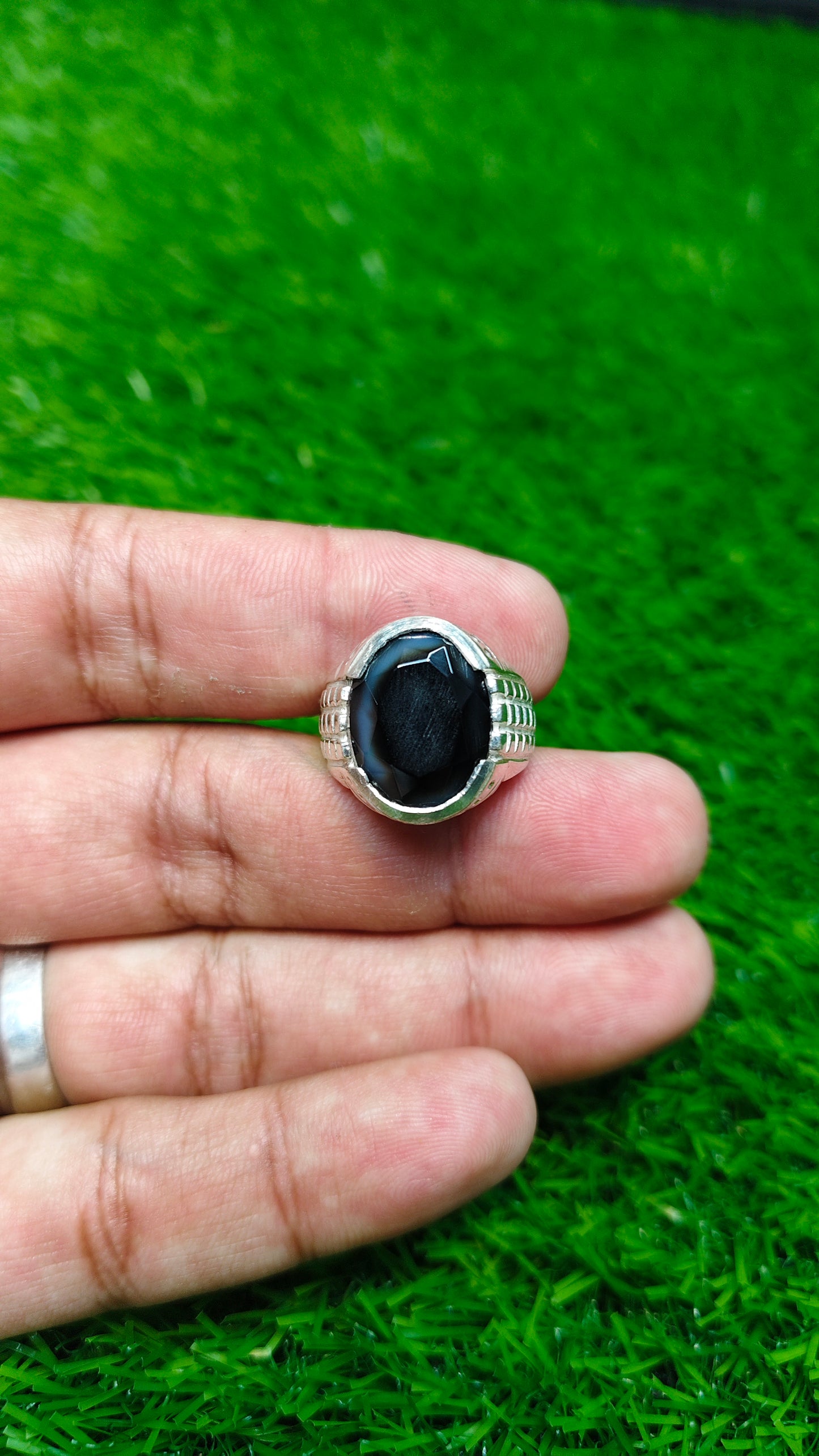 Black Aqeeq Cutting Ring