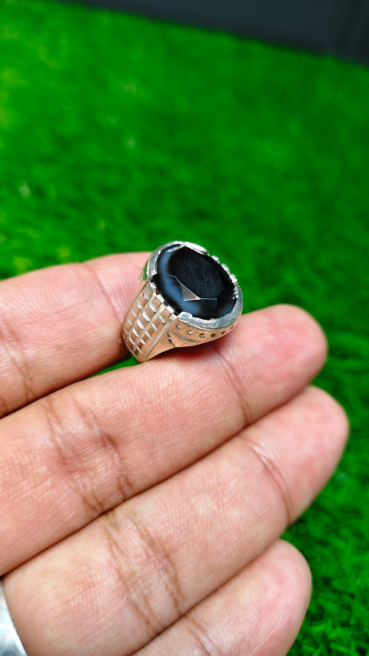 Black Aqeeq Cutting Ring