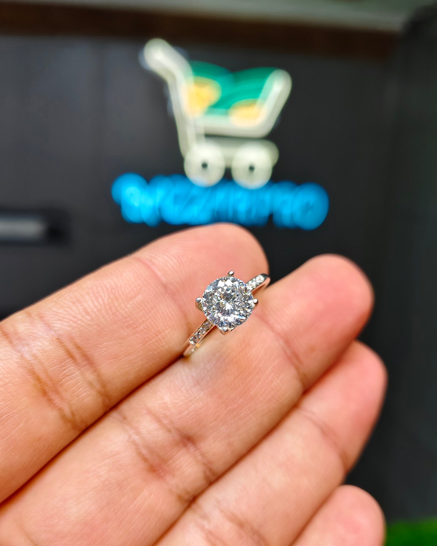 Russia Cut Moissanite Diamond Ring