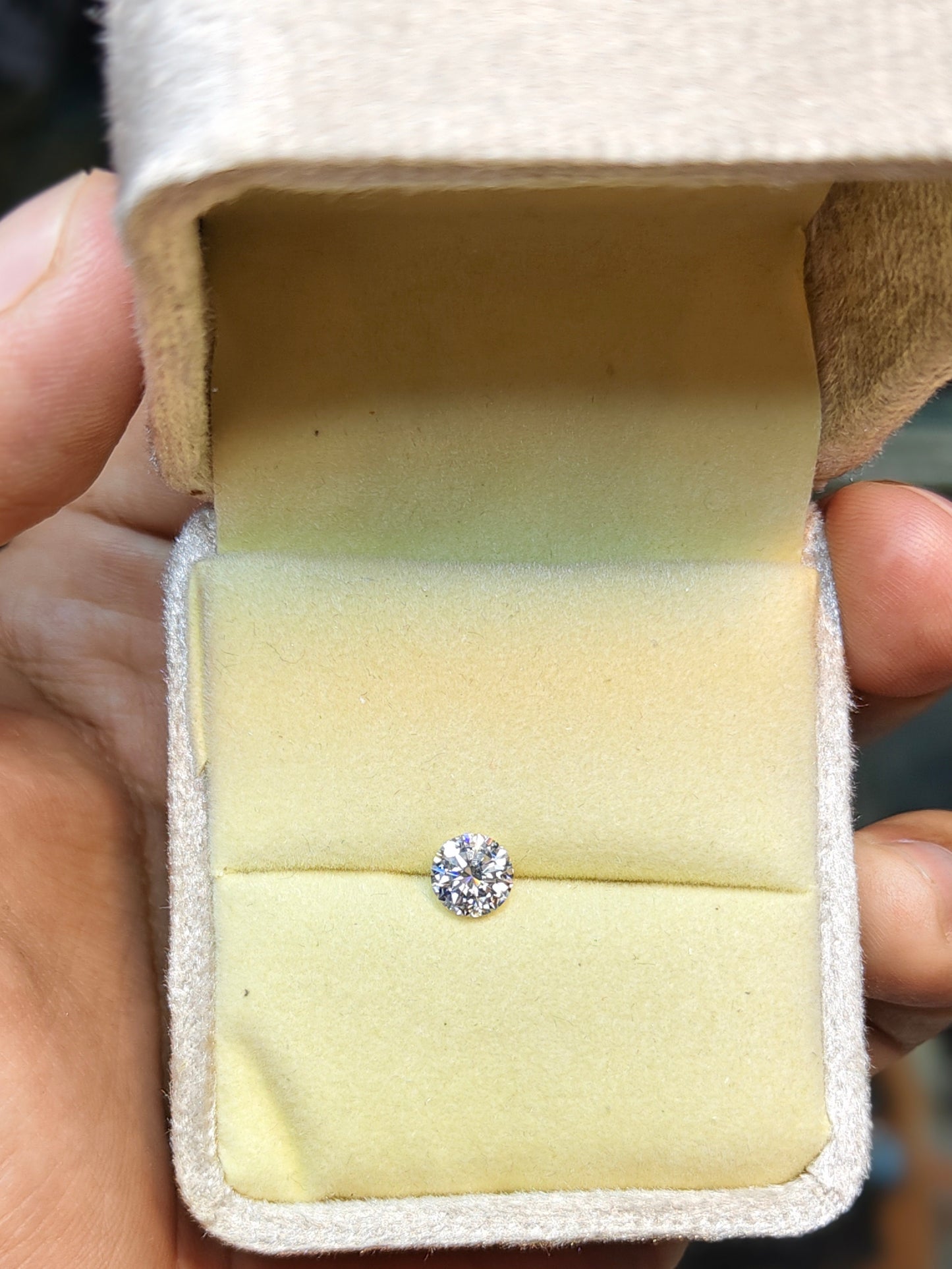 White Color Moissanite